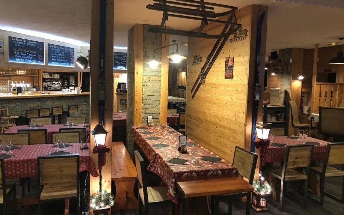 RESTAURANT FRONT DE NEIGE  STATION ALTITUDE — photo 6