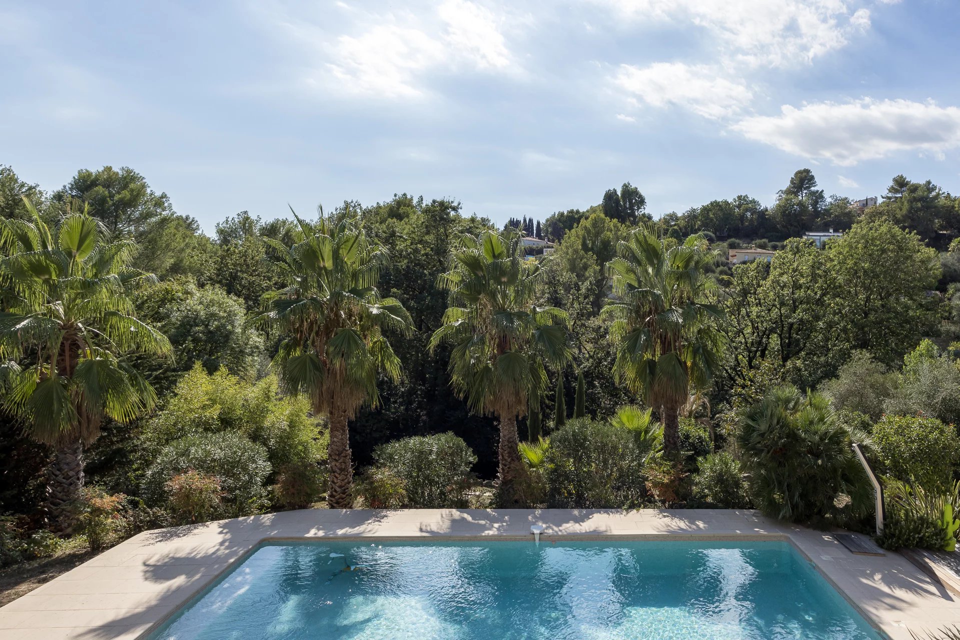 Le Rouret - villa aux volumes hors normes