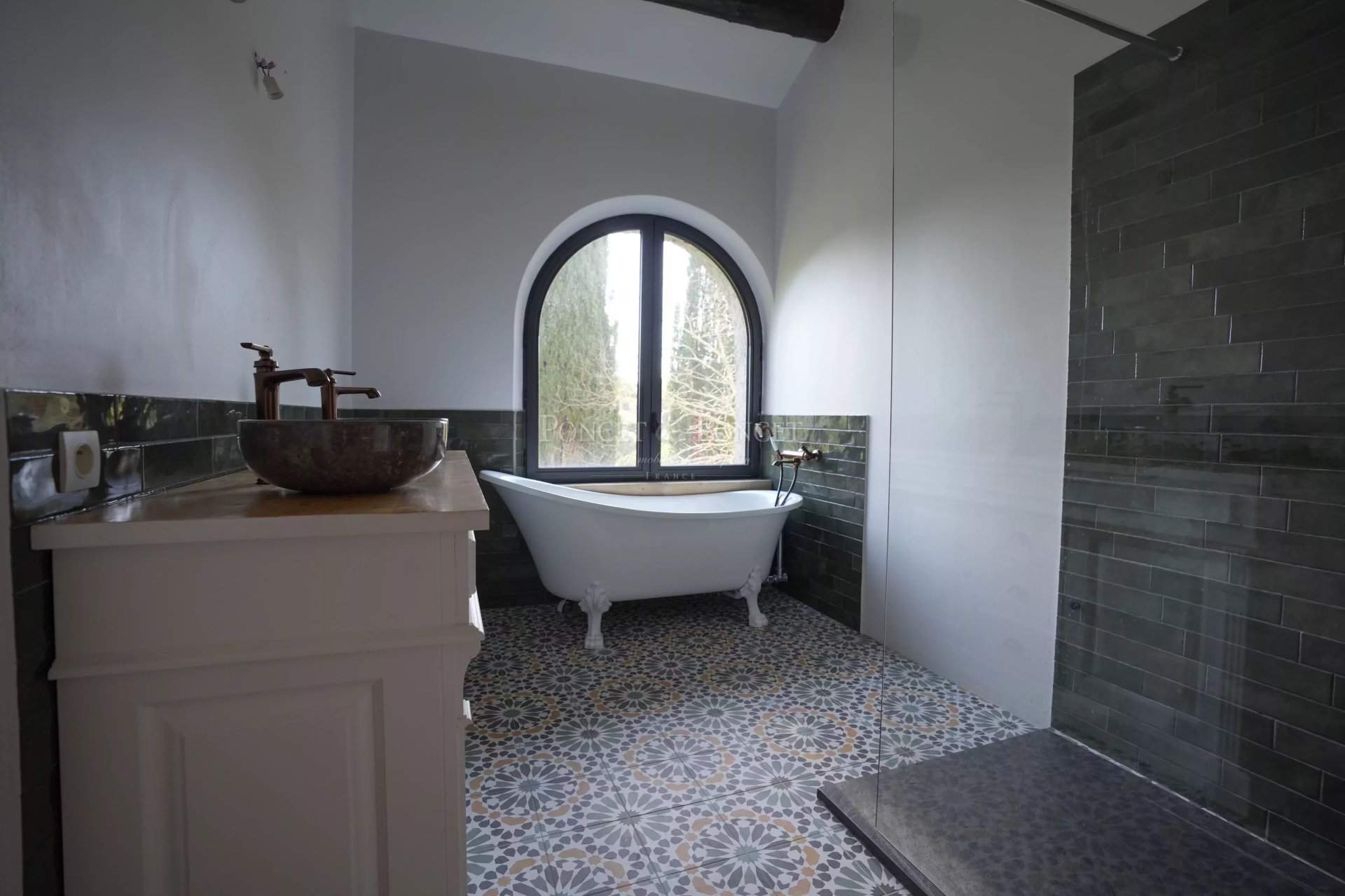 15 Bedroom Villa/Townhouse's Image 18