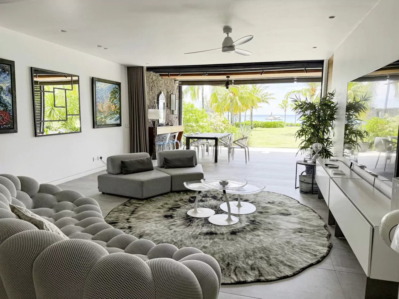 UNIQUE BEACHFRONT PROPERTY – PEREYBERE