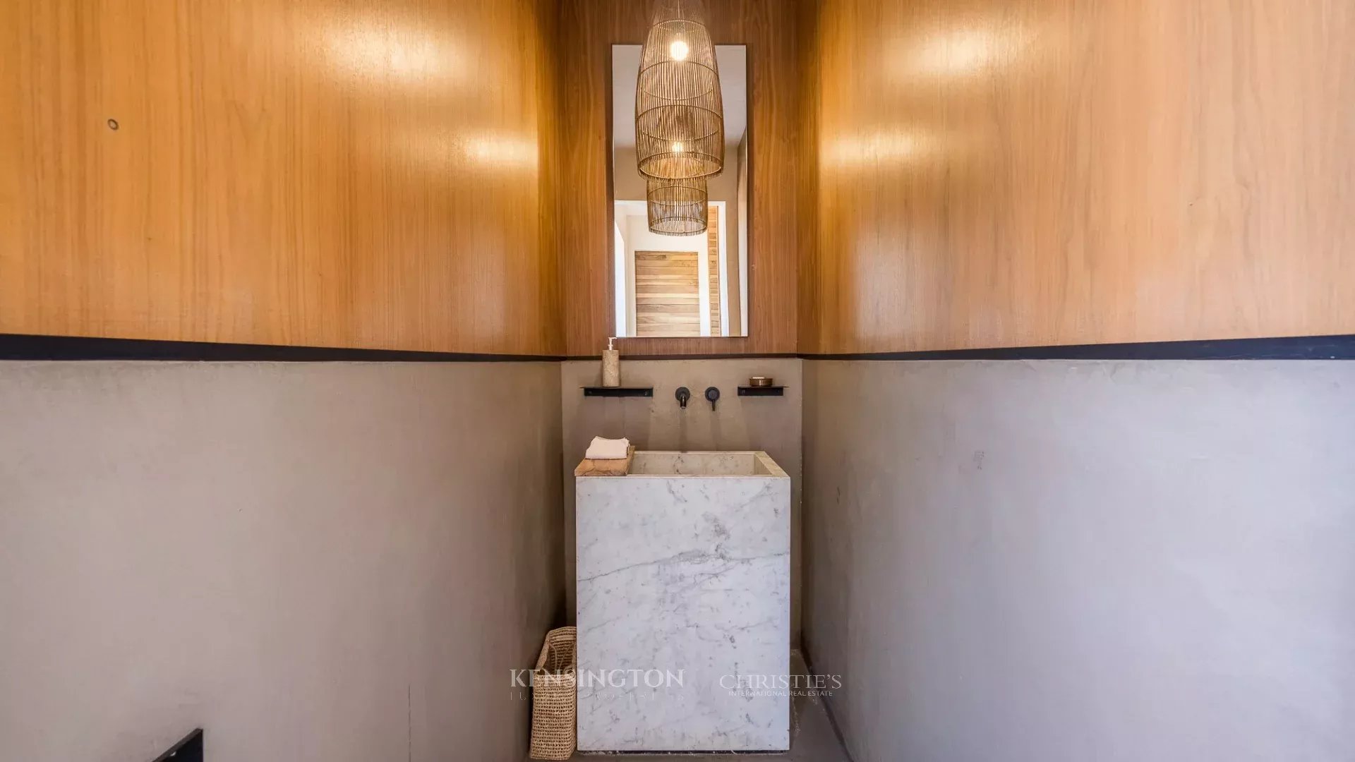 5 Bedroom Villa/Townhouse's Image 14