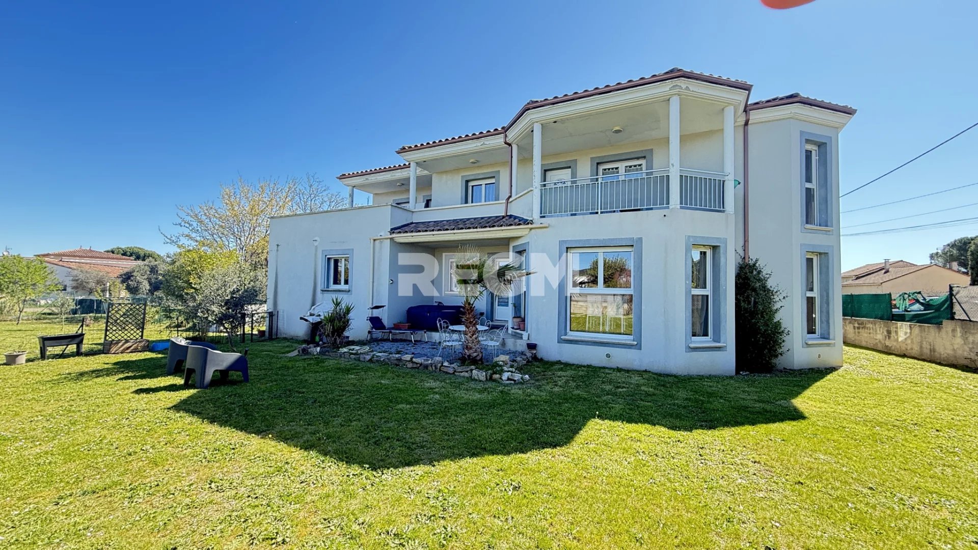 Maison familiale 235 m2 sue parcelle de 1419 m2