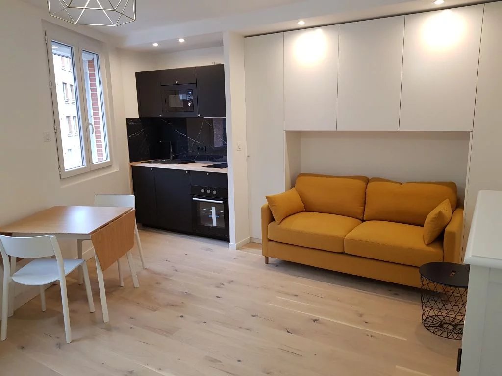 CARMES, PALAIS DE JUSTICE  SUPERBE STUDIO MEUBLE  ET EQUIPE