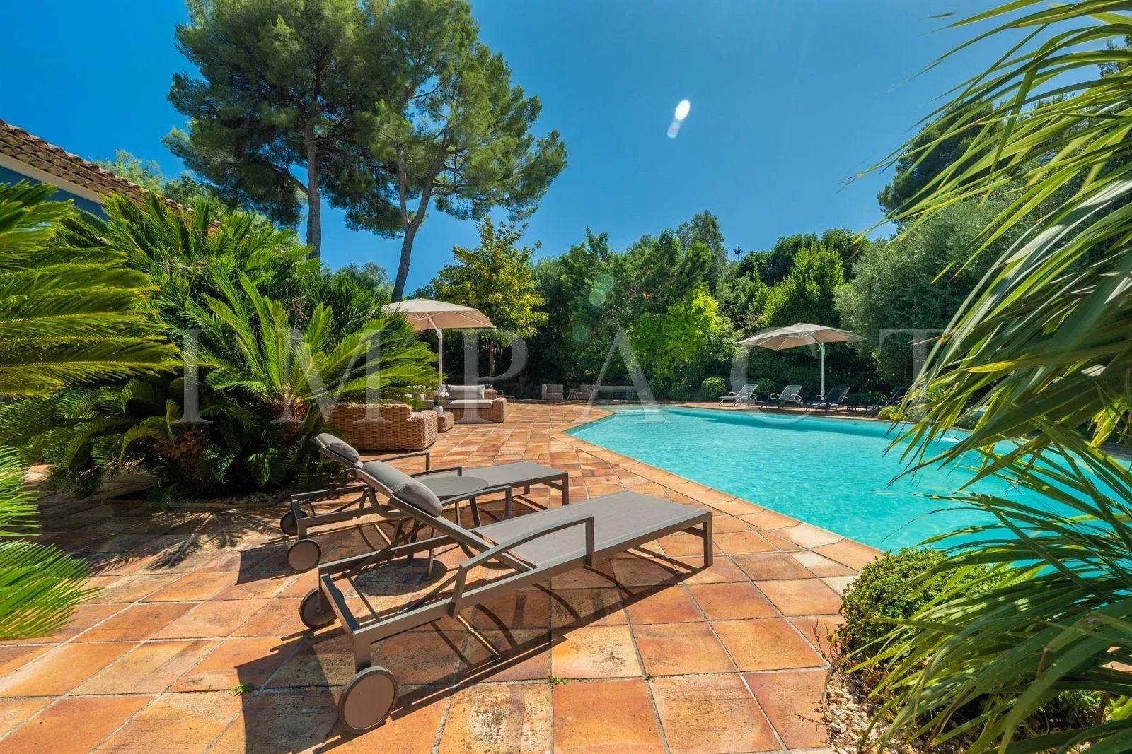 Villa d’Exception à Mougins – 430 m² sur un terrain de 3 600 m²