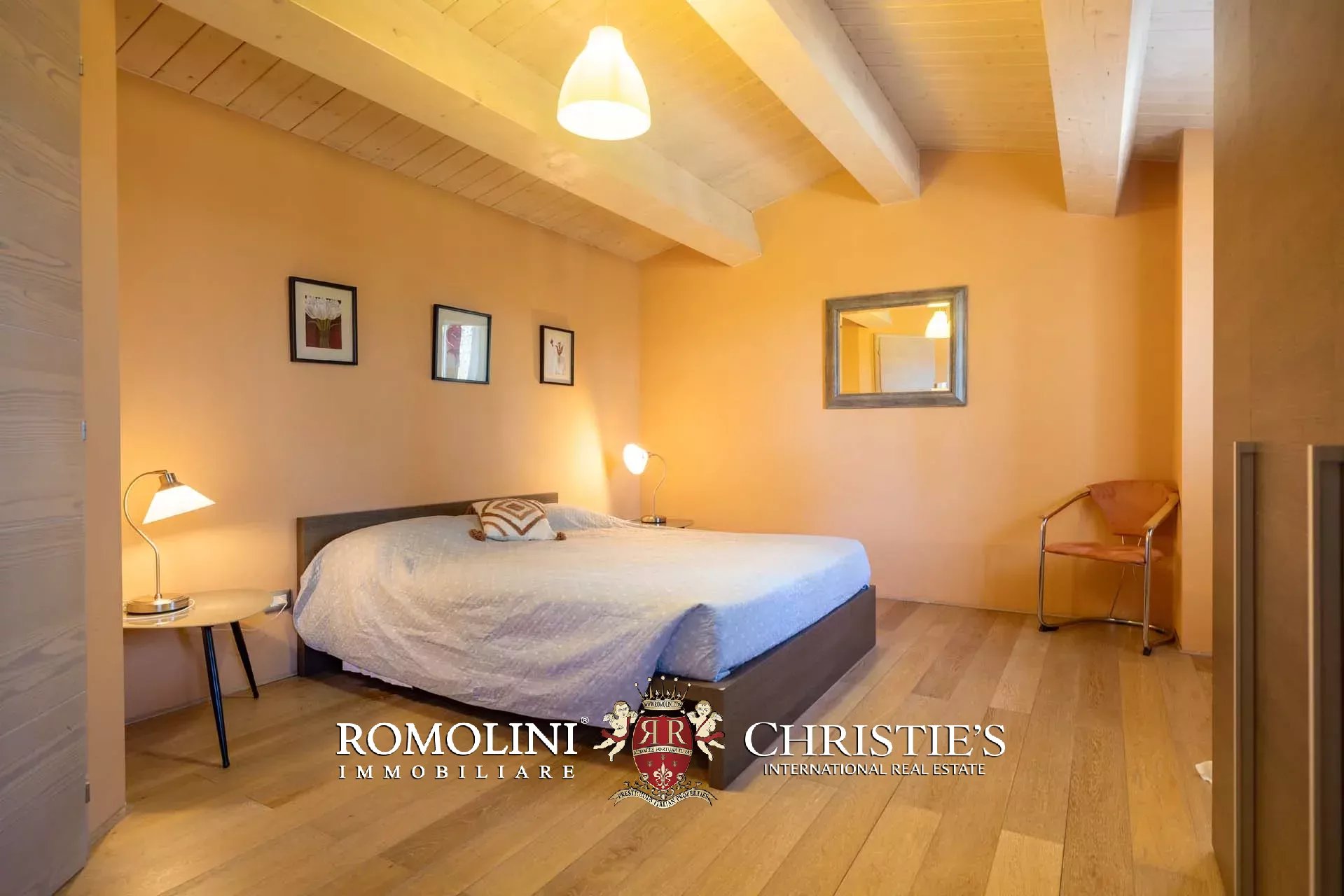 LUXUSANLAGE MIT 19 WOHNUNGEN IN DER TOSKANA, VAL D'ORCIA