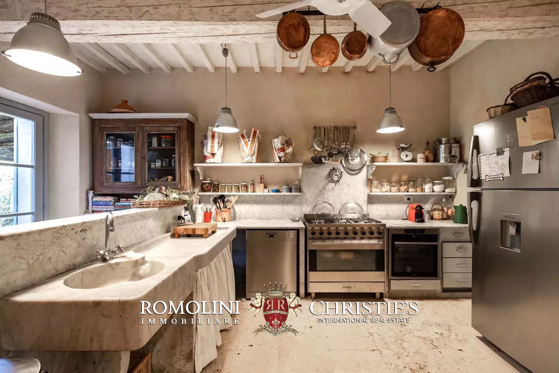 EQUESTRIAN SEA VIEW WINE ESTATE WITH VINEYARDS FOR SALE CLOSE TO BOLGHERI, TUSCANY