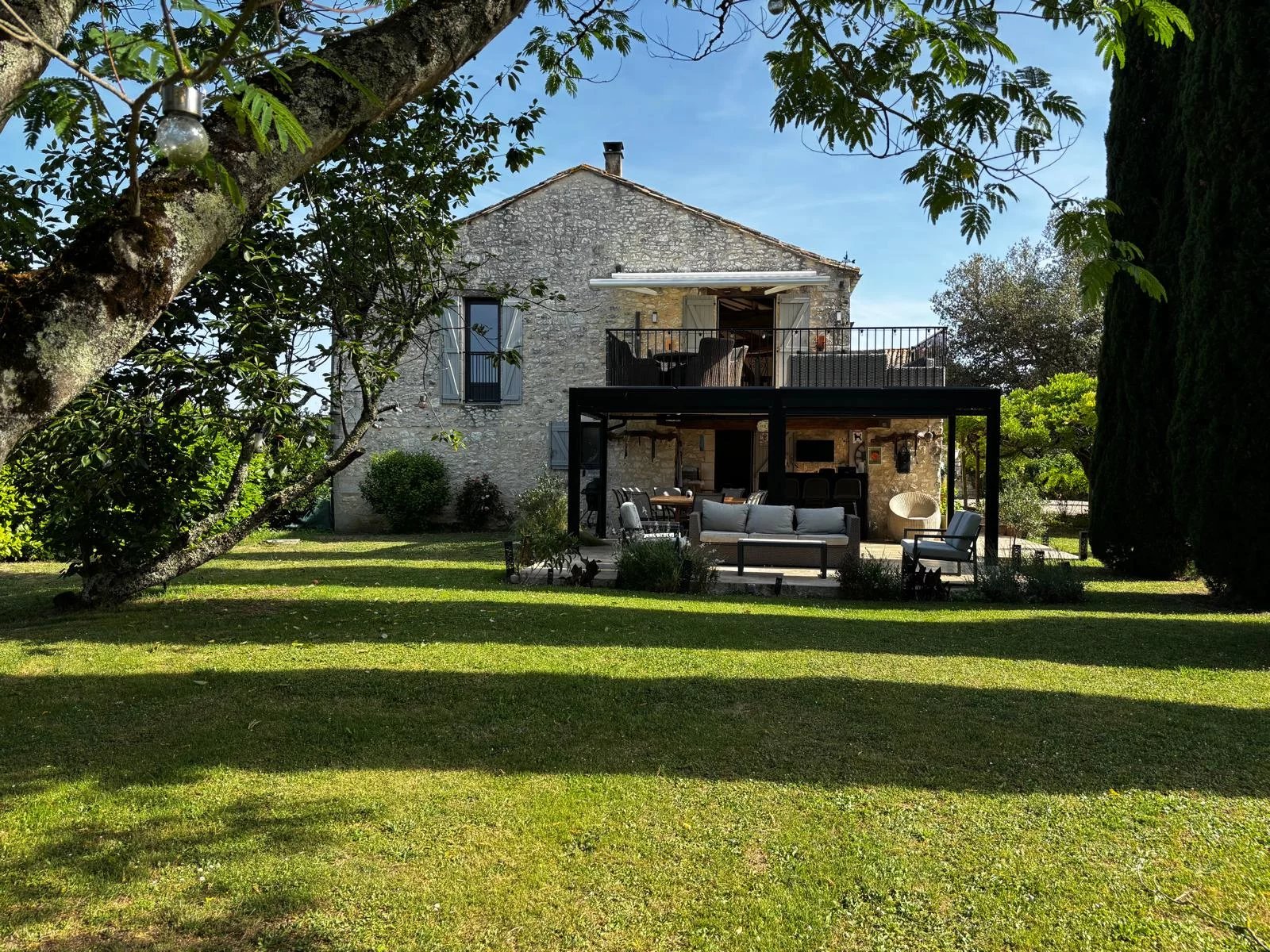 Stone Barn with Pool and Vineyard Views in Peaceful Countryside Setting