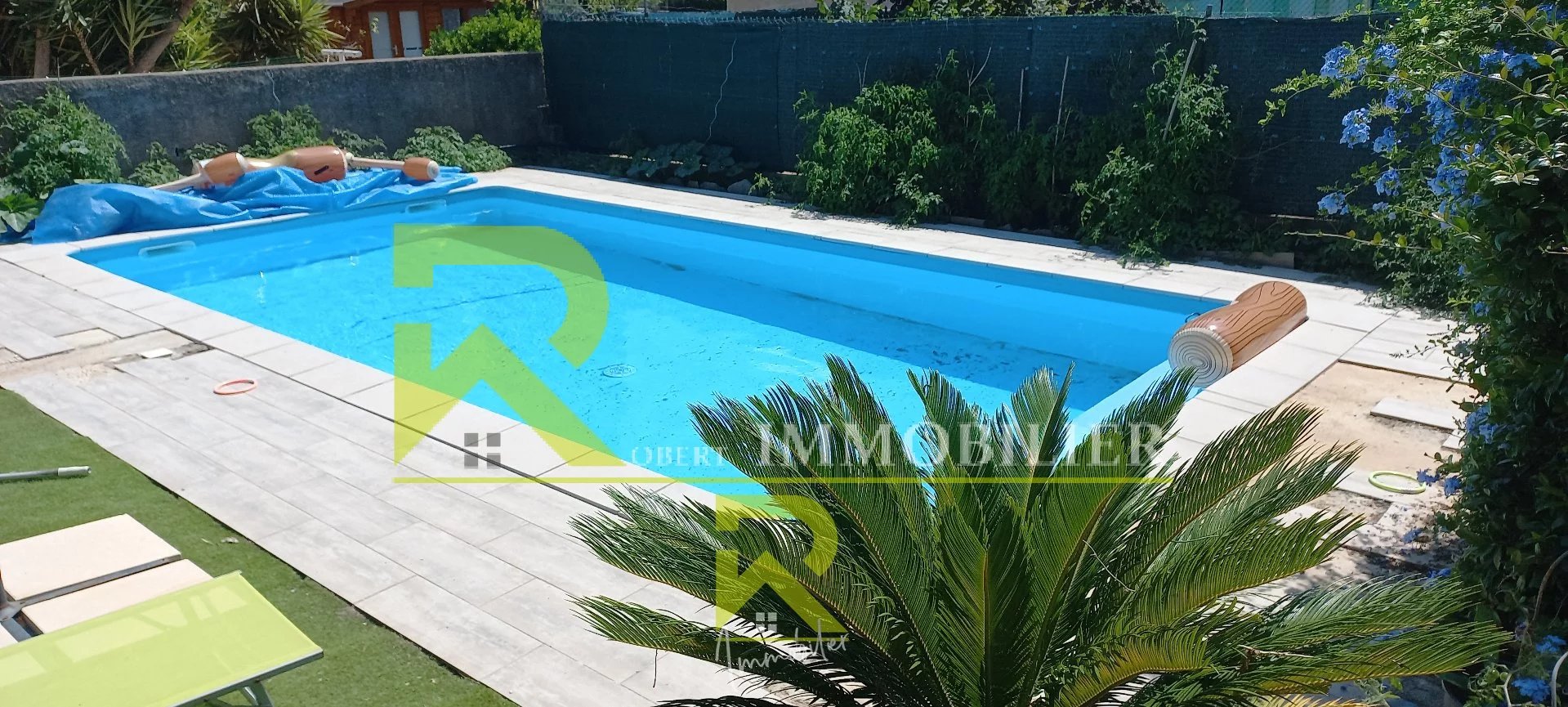 Avenue Jean Moulin maison de ville avec terrain et piscine