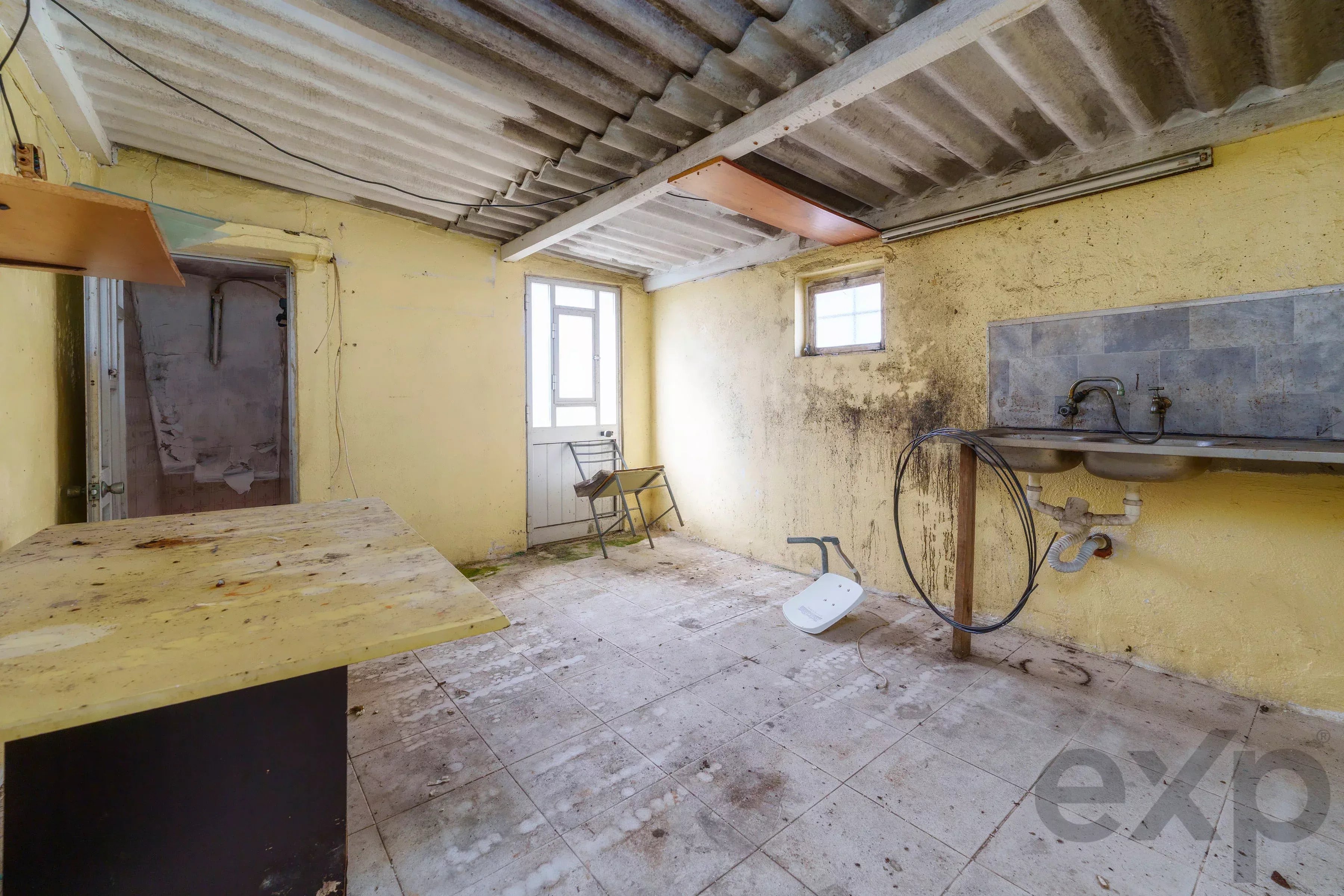 House in the centre of Olhão with approved plans. 87005464 image 25