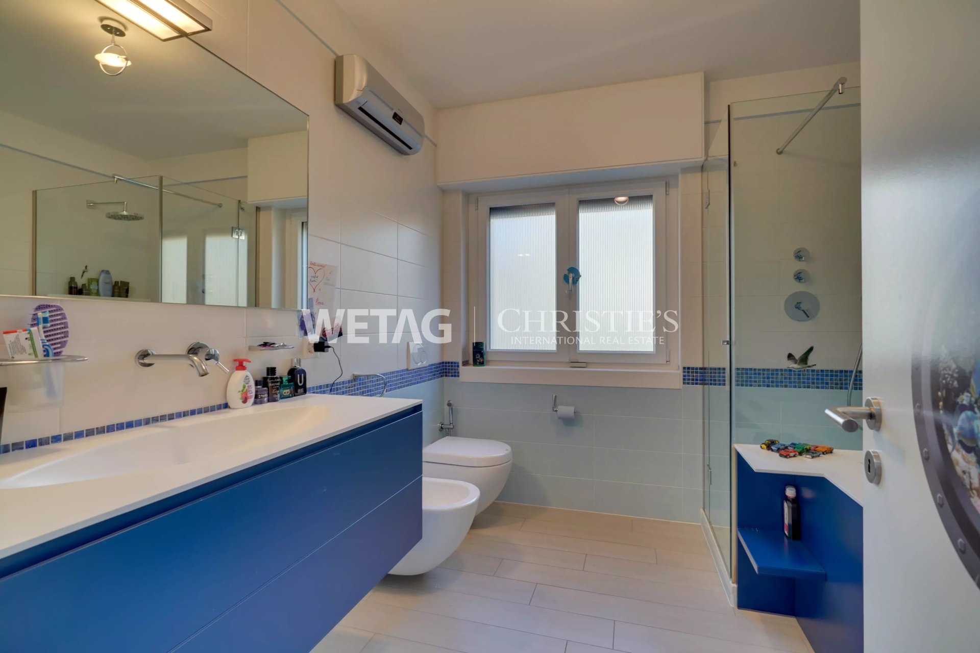 6 Bedroom Villa/Townhouse's Image 3