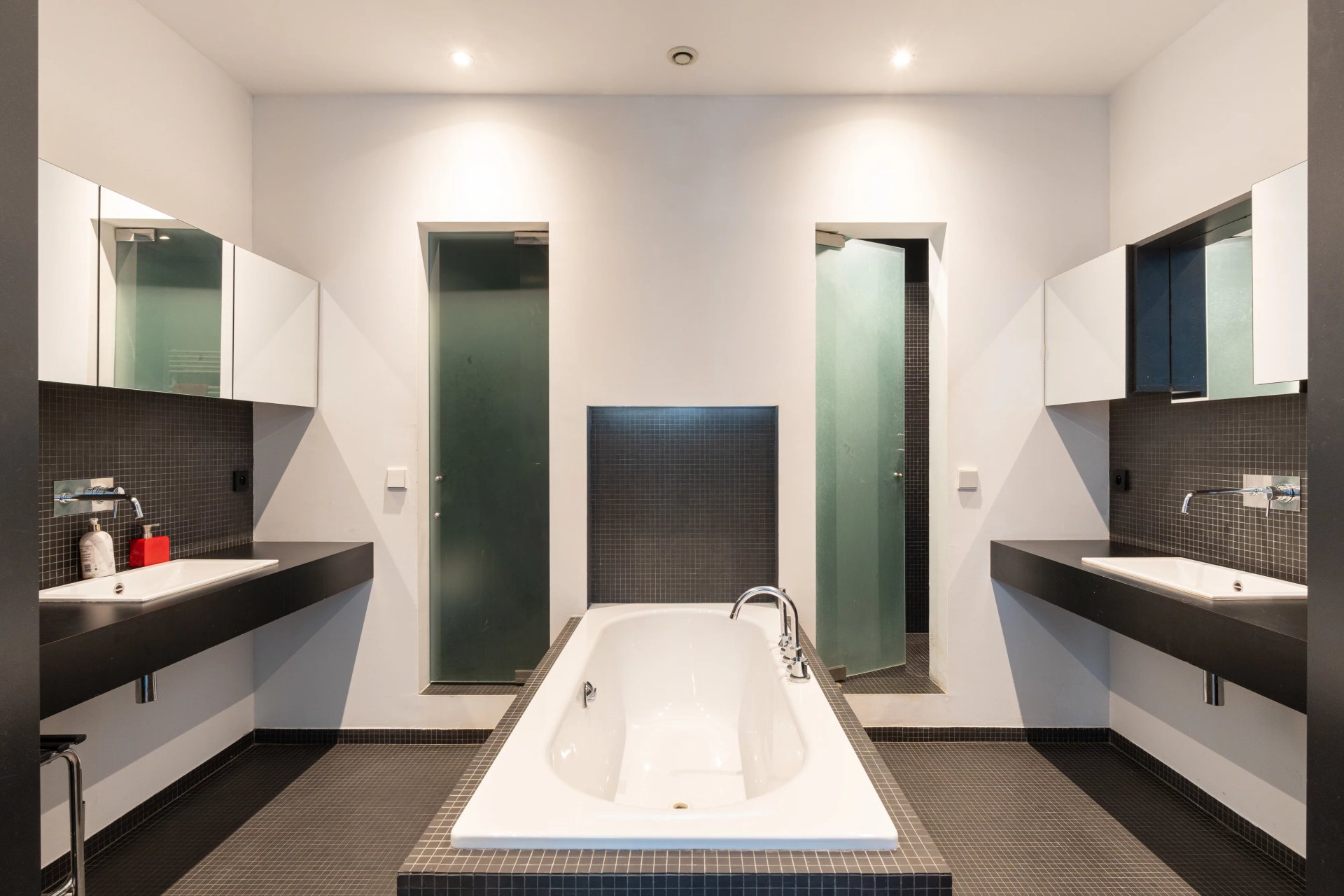 2 Bedroom Apartment/Flat's Image 4