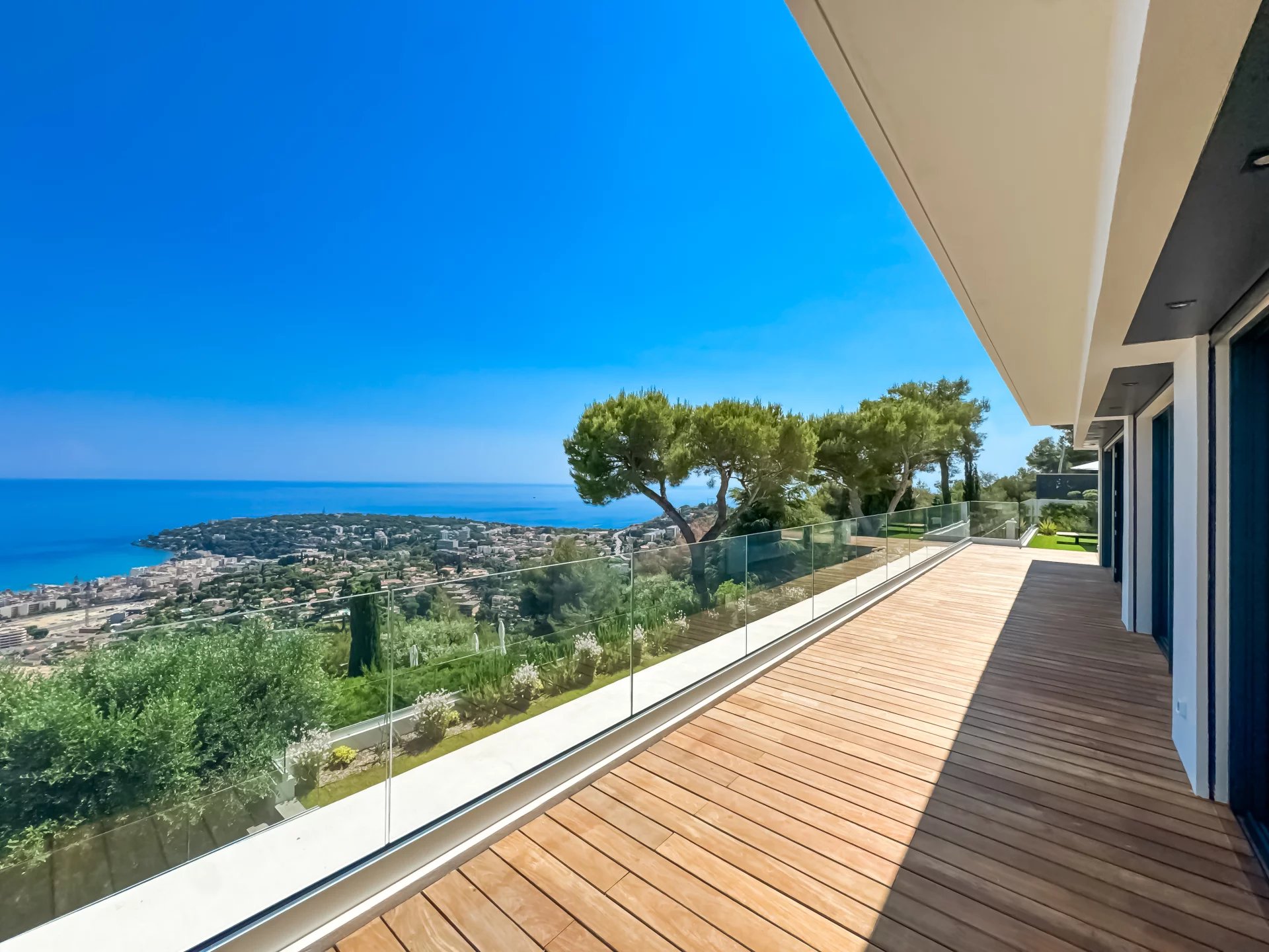 Roquebrune Cap Martin : Luxurious Villa Opportunity