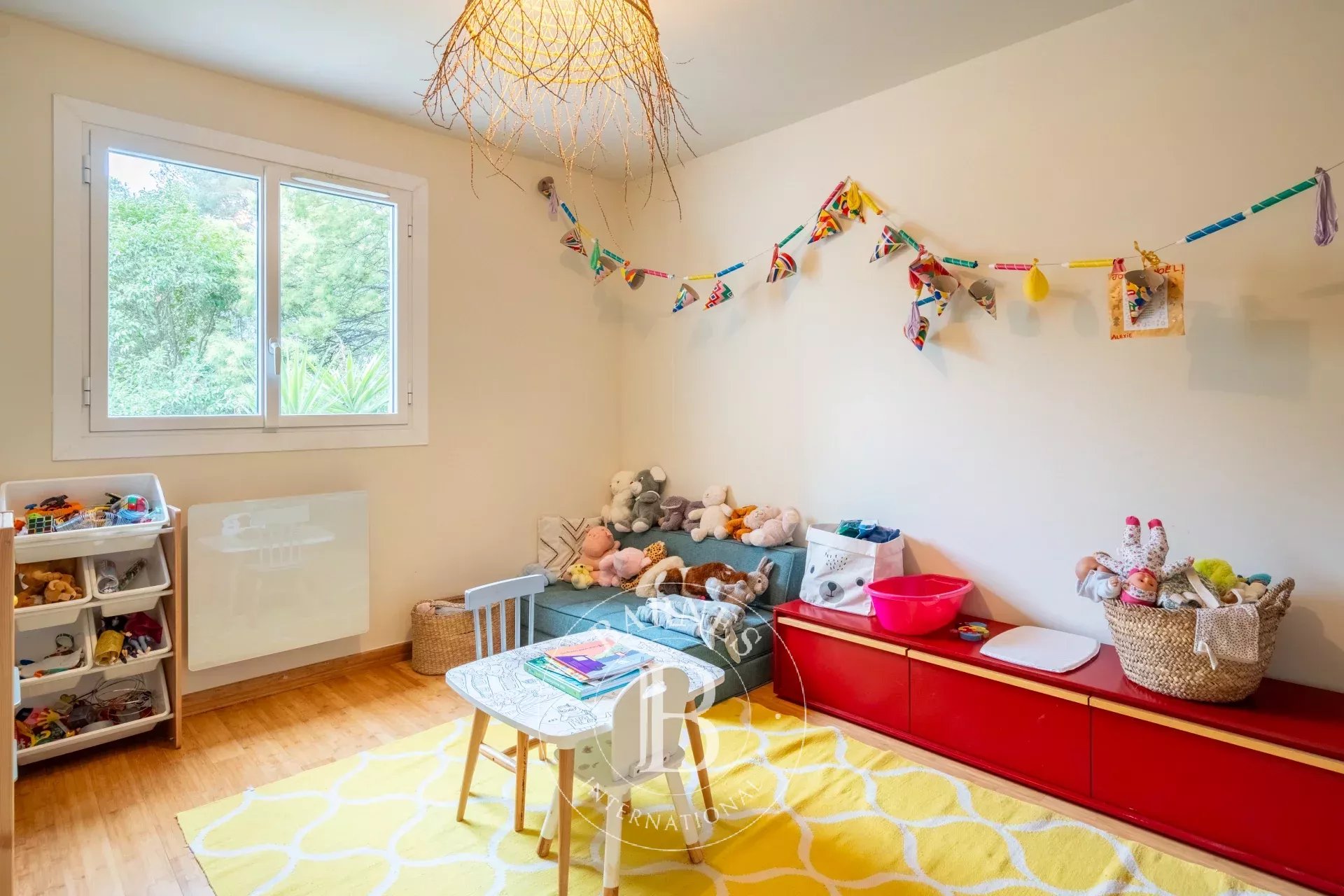 Ev Cassis - picture 8