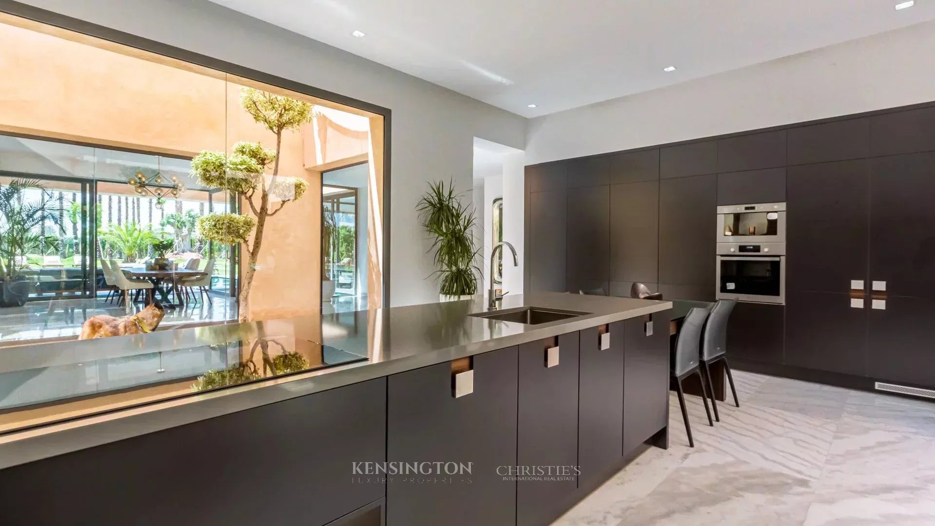 6 Bedroom Villa/Townhouse's Image 35