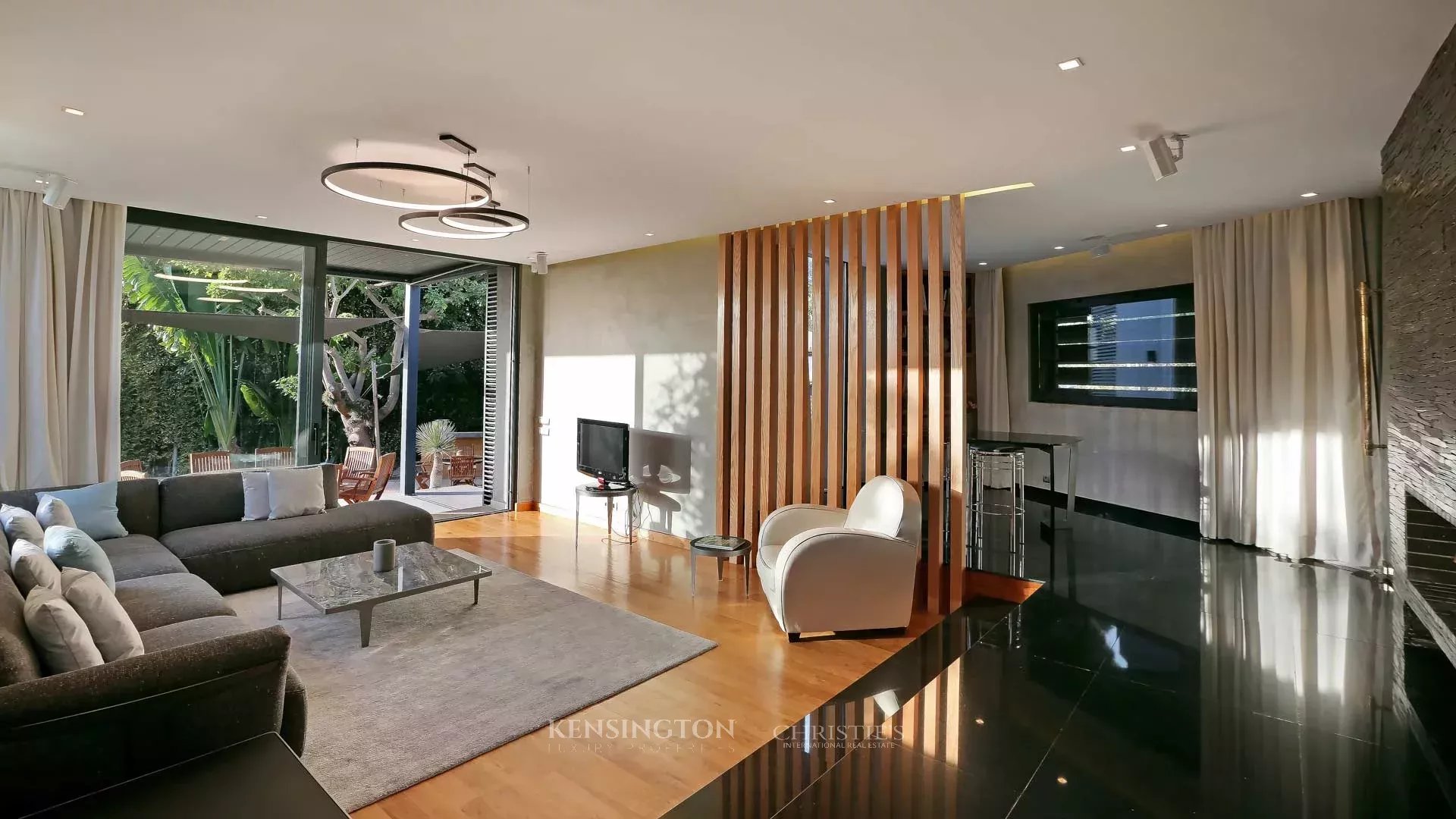 4 Bedroom Villa/Townhouse's Image 6