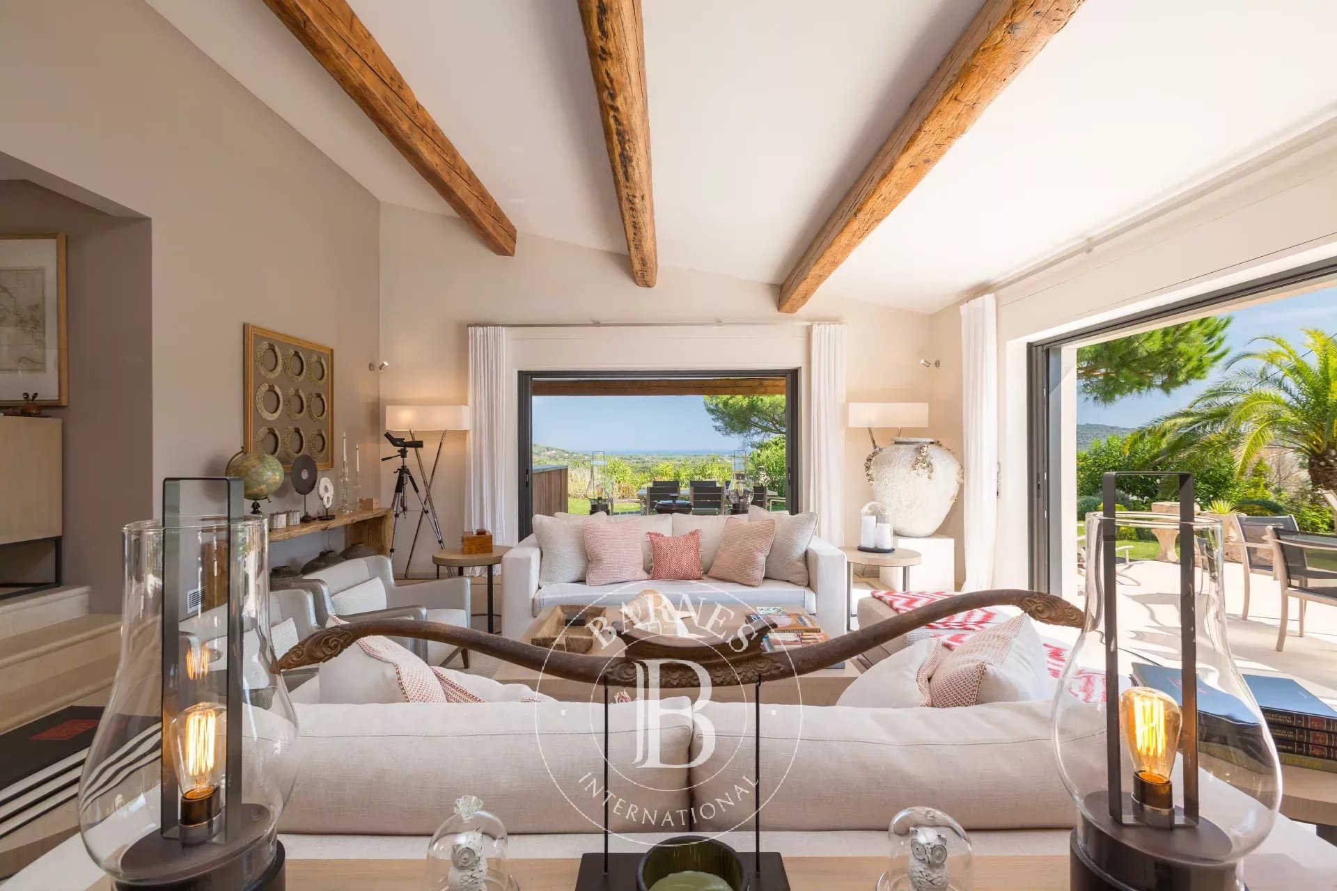 RAMATUELLE - CONTEMPORARY SEA VIEW VILLA  - 6 BEDROOMS