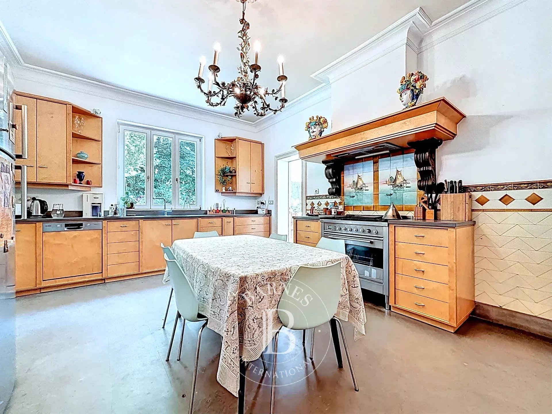 Uccle - Observatoire - Magnifique maison de maître sur 11,85 ares.