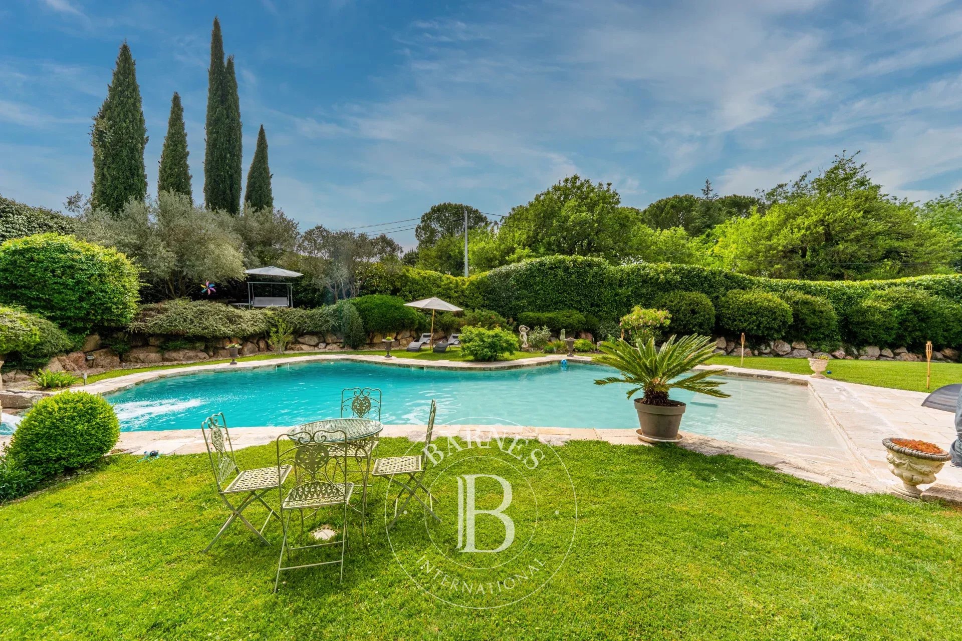 AIX EN PROVENCE NORTH - 15 MINUTES AIX-EN-PROVENCE - HOUSE 200sqm (350sqm in total) - LAND 4000m² - 3 BEDROOMS - ANNEXE - BASEMENT - GARDEN - SWIMMING POOL - SECLUDED - picture 25