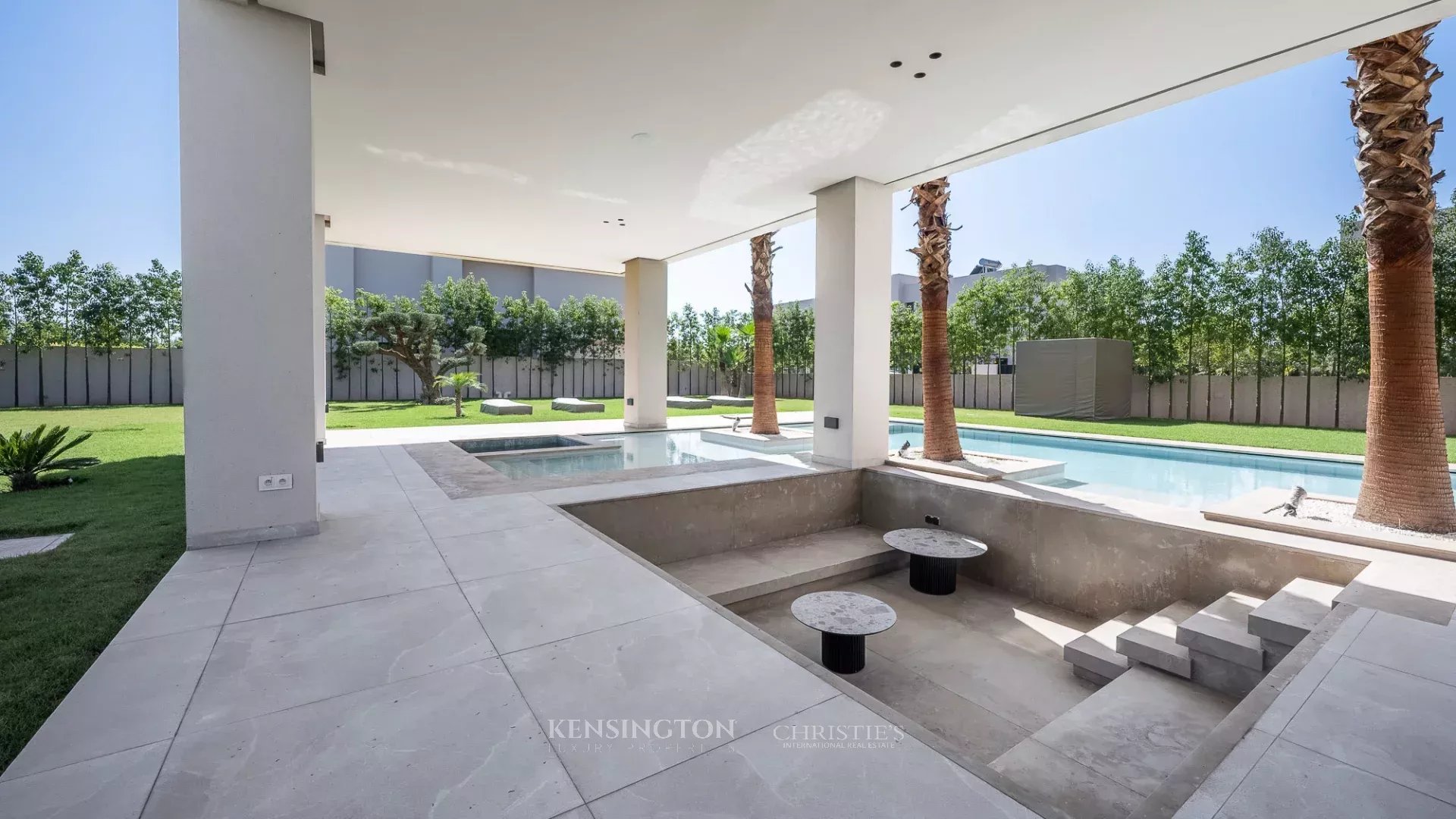 5 Bedroom Villa/Townhouse's Image 3