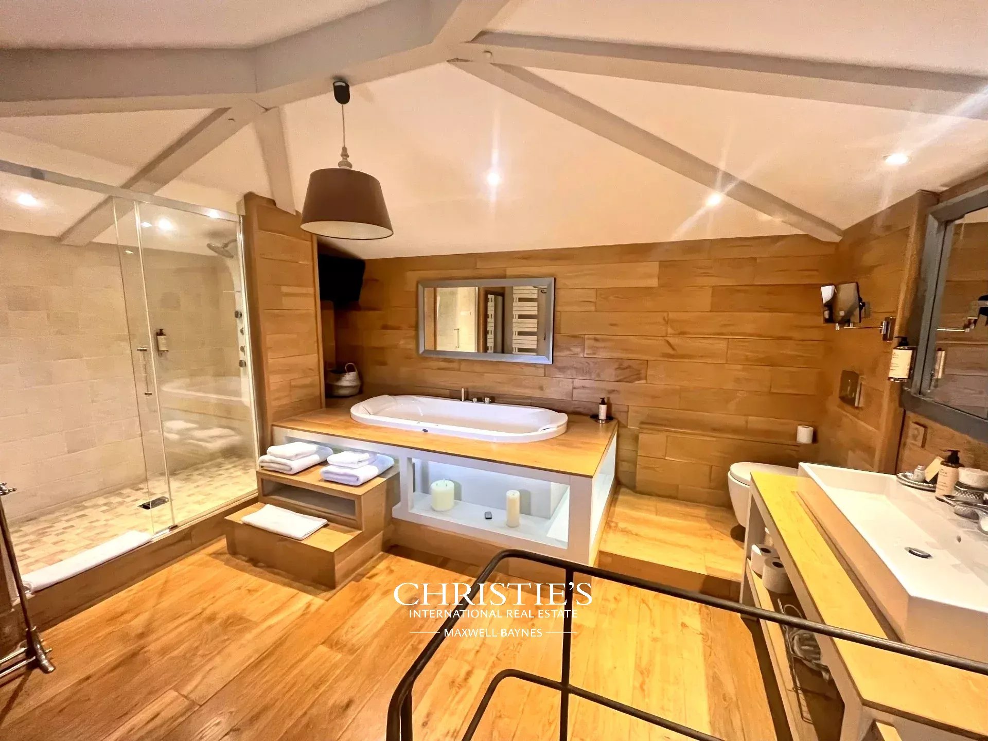 11 Bedroom Villa/Townhouse's Image 41
