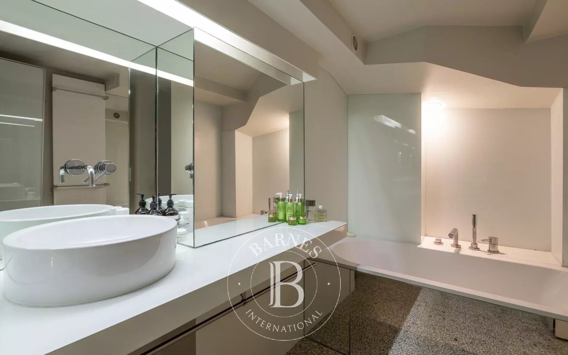 Daire Paris 18ème - picture 15