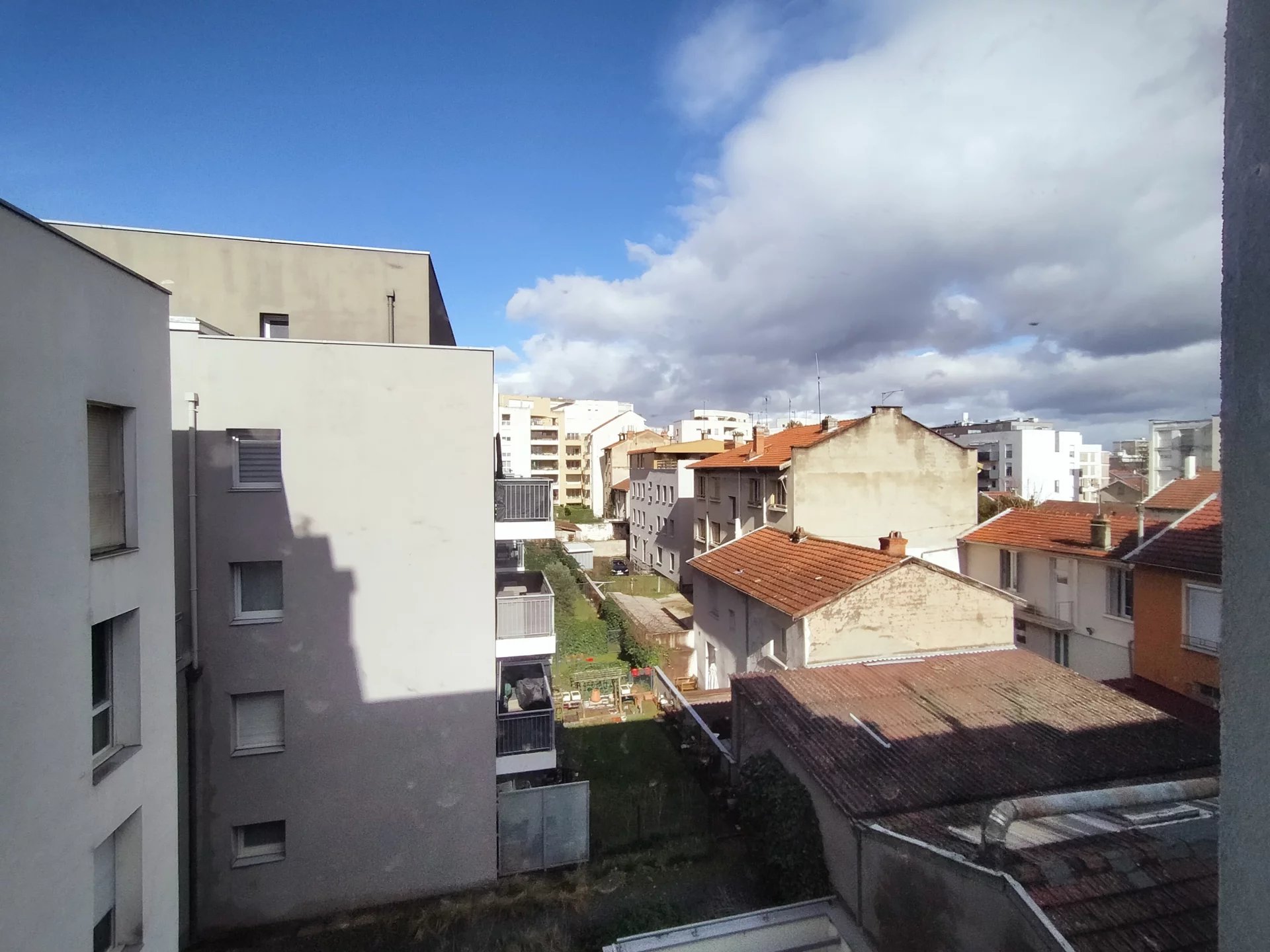 481535 Location Villeurbanne