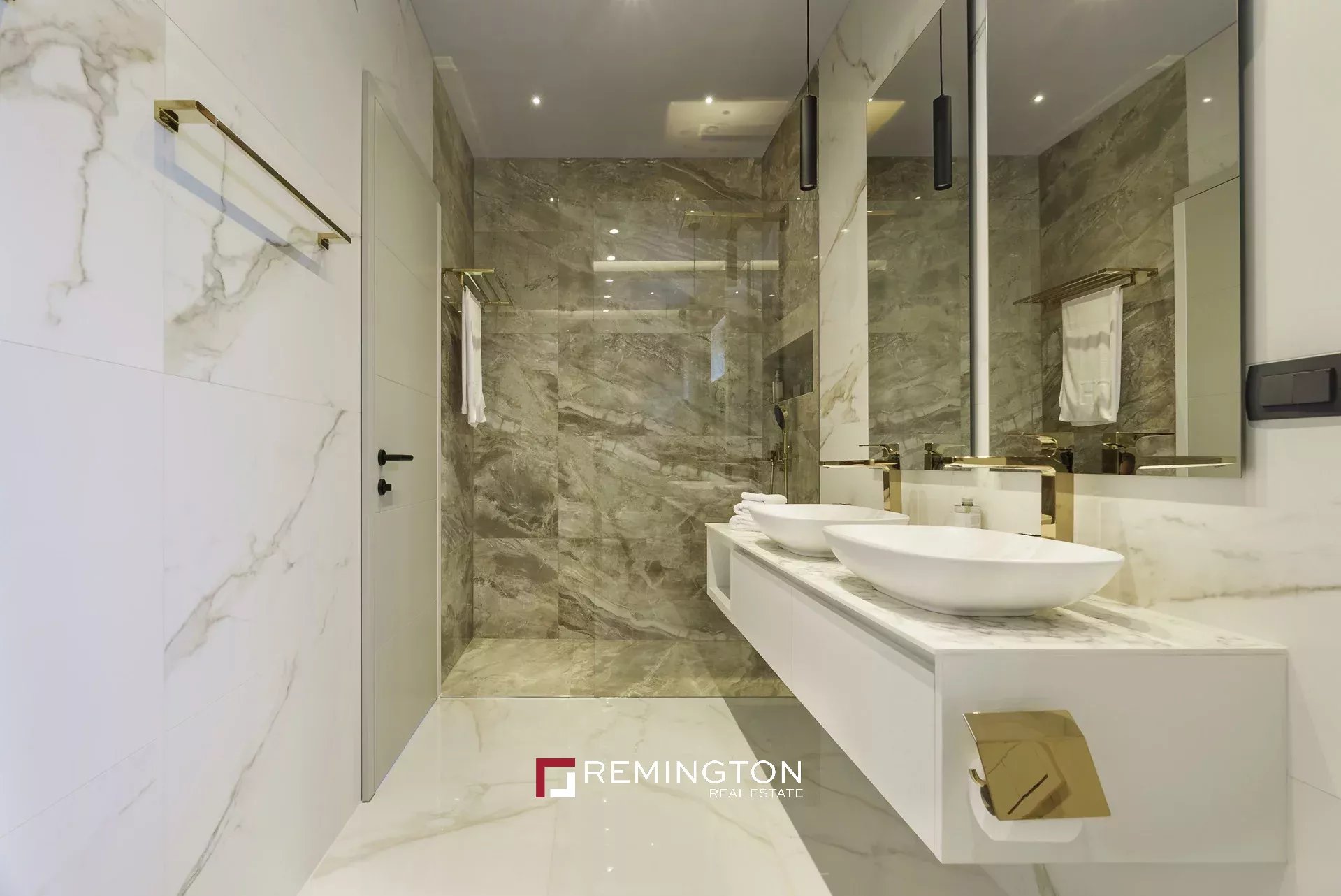 4 Bedroom Villa/Townhouse's Image 12