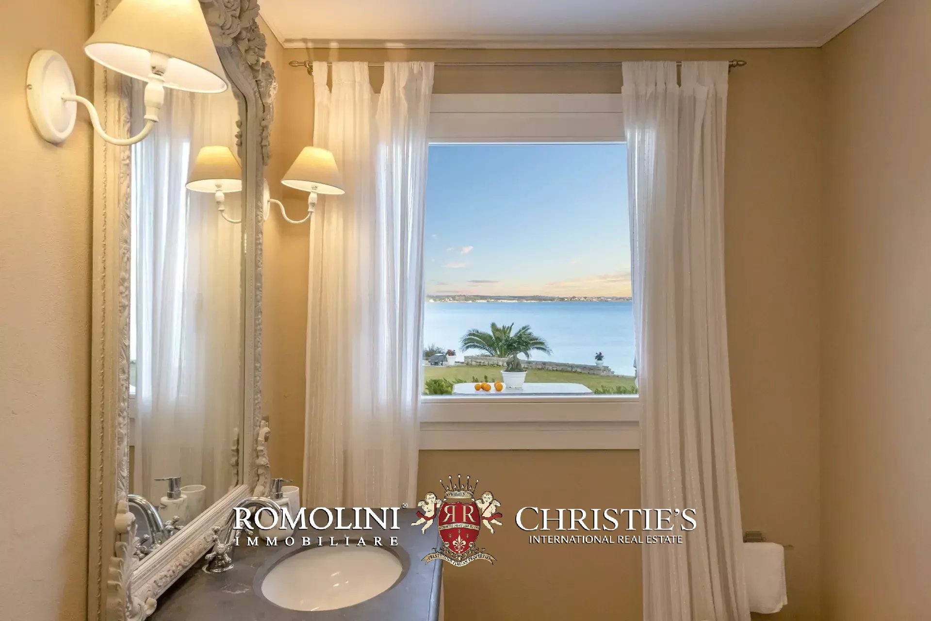 4 Bedroom Villa/Townhouse's Image 89