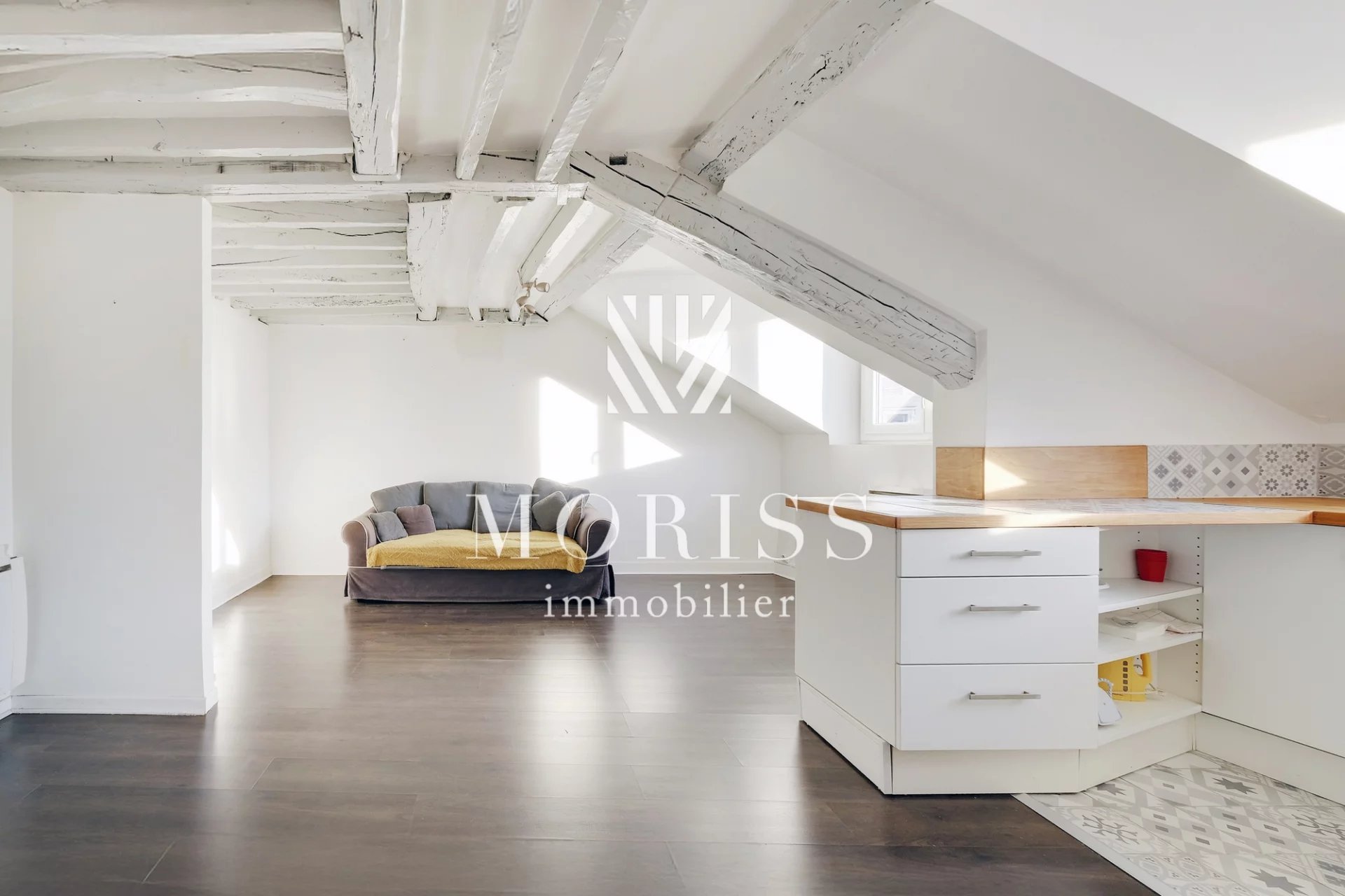 Charmant 2 pièces baigné de lumière – Faubourg-Montmartre (Paris - Image Array