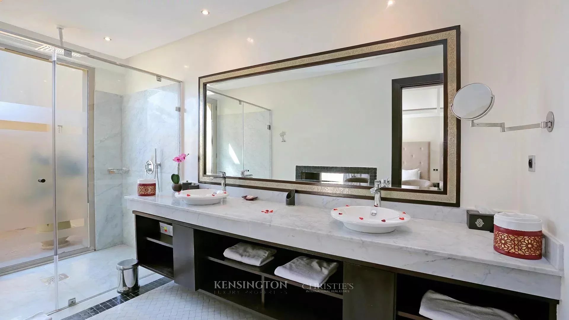 6 Bedroom Villa/Townhouse's Image 21