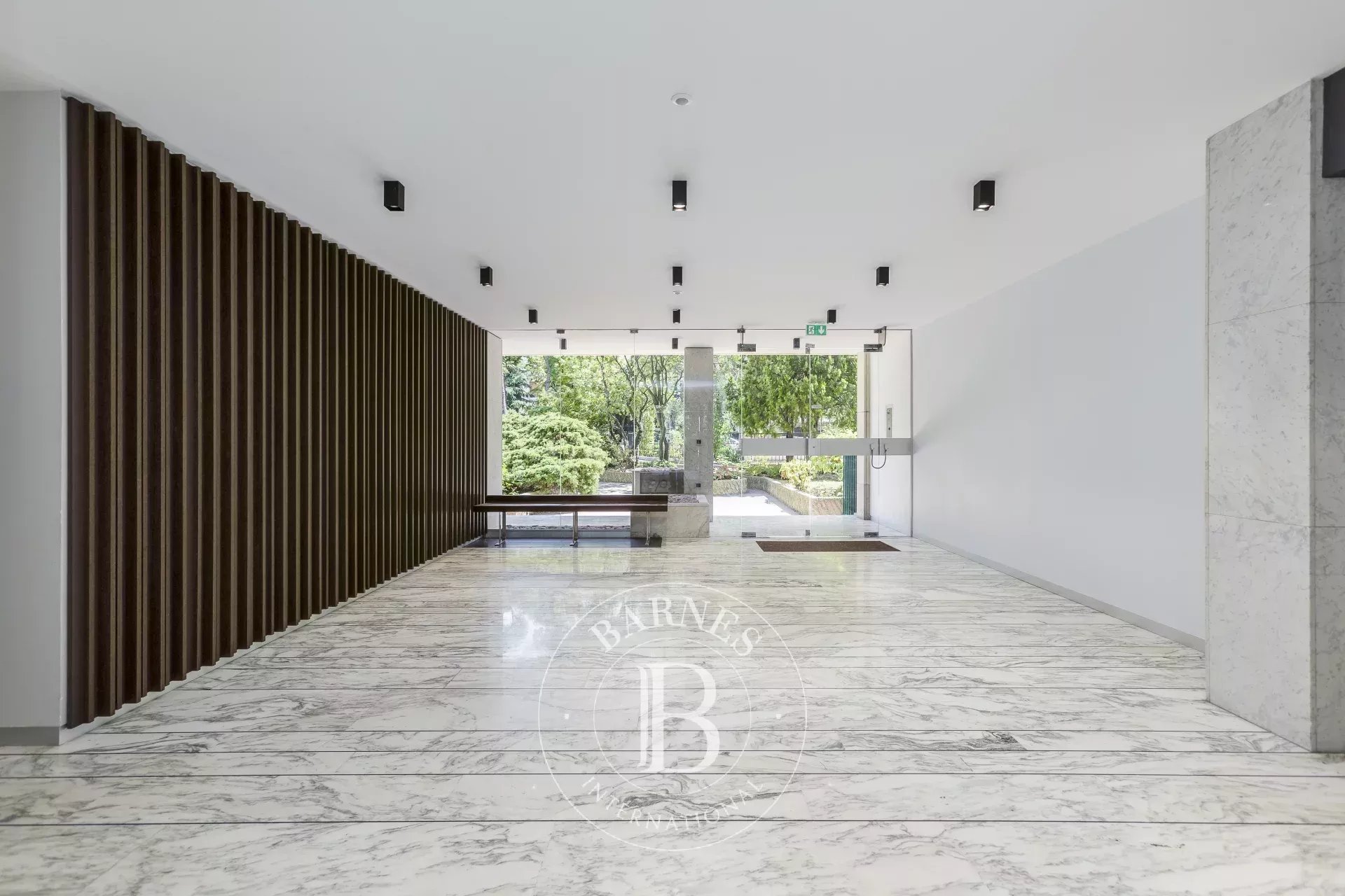 Neuilly - Inkermann - Garden Level - 3 Bedroom Dual-Aspect Apartment - picture 22