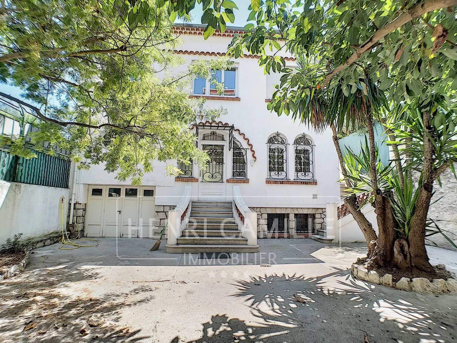 Agence immobilière de 