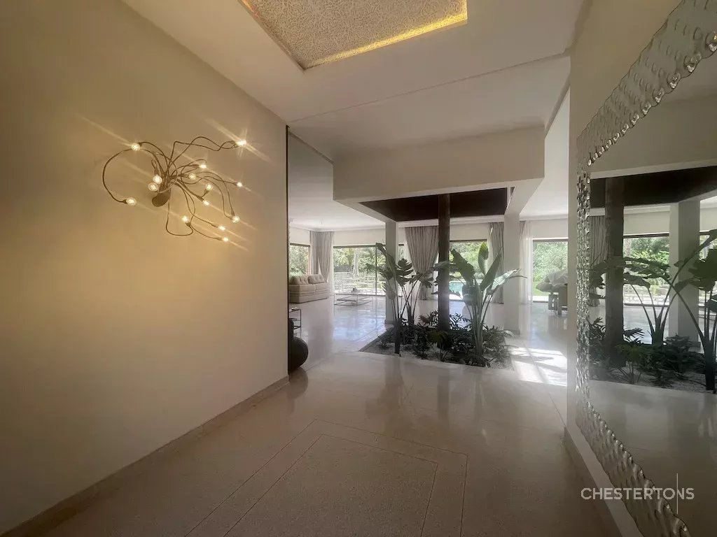  Image of Villa - 6 Bedrooms for Sale in Marrakech-Ménara-Marrakech-Morocco, Image 6