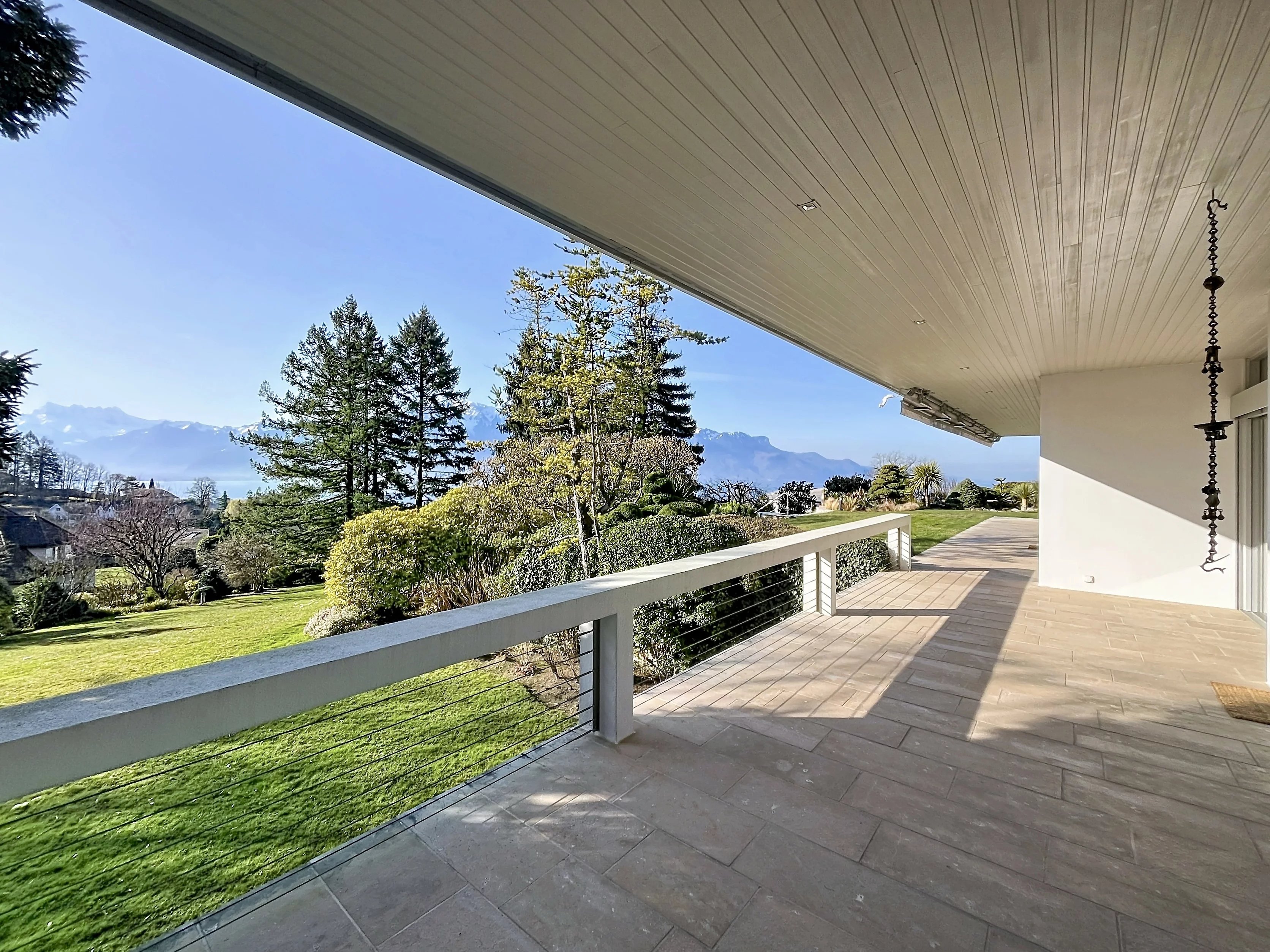 Propriété d’exception de 7.5 pièces avec piscine