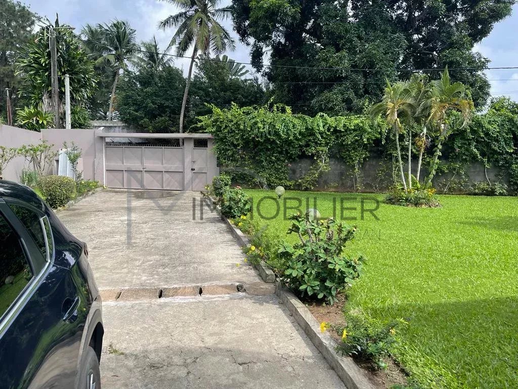 Sale Building land Abidjan