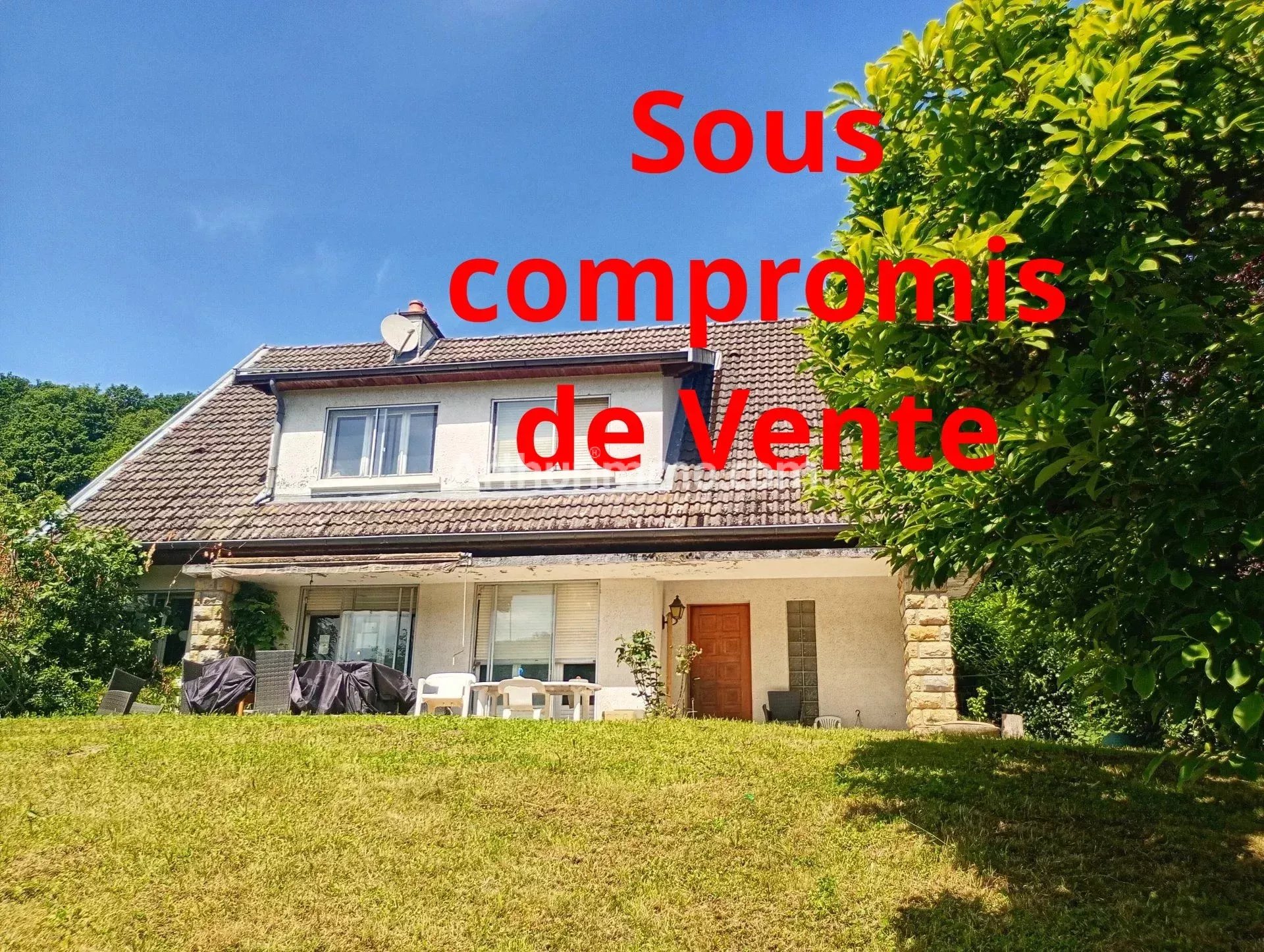 Maison  de plain pied sur sous sol complet à Chalezeule
