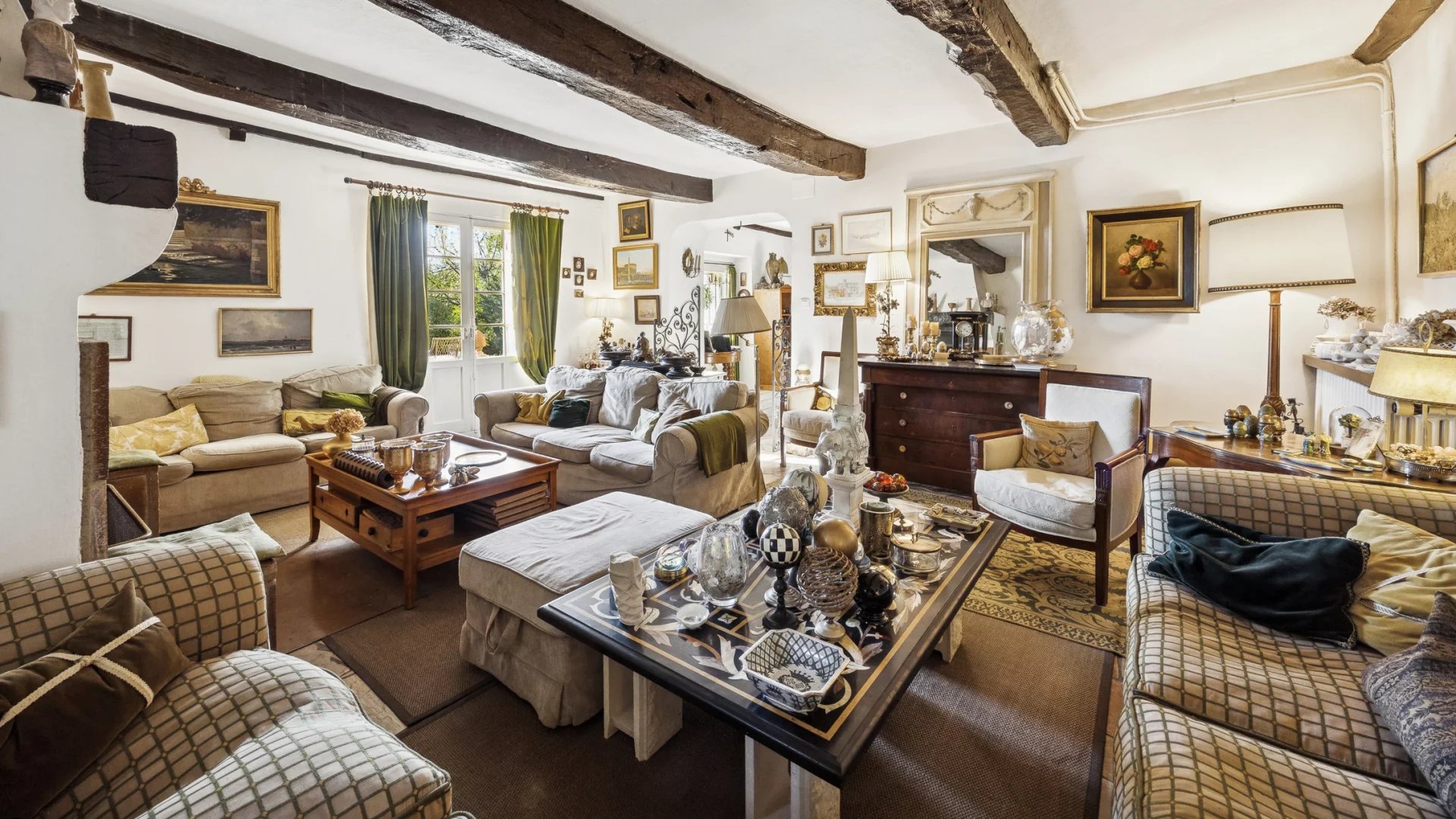 Charmant mas du 18e avec piscine et vue mer