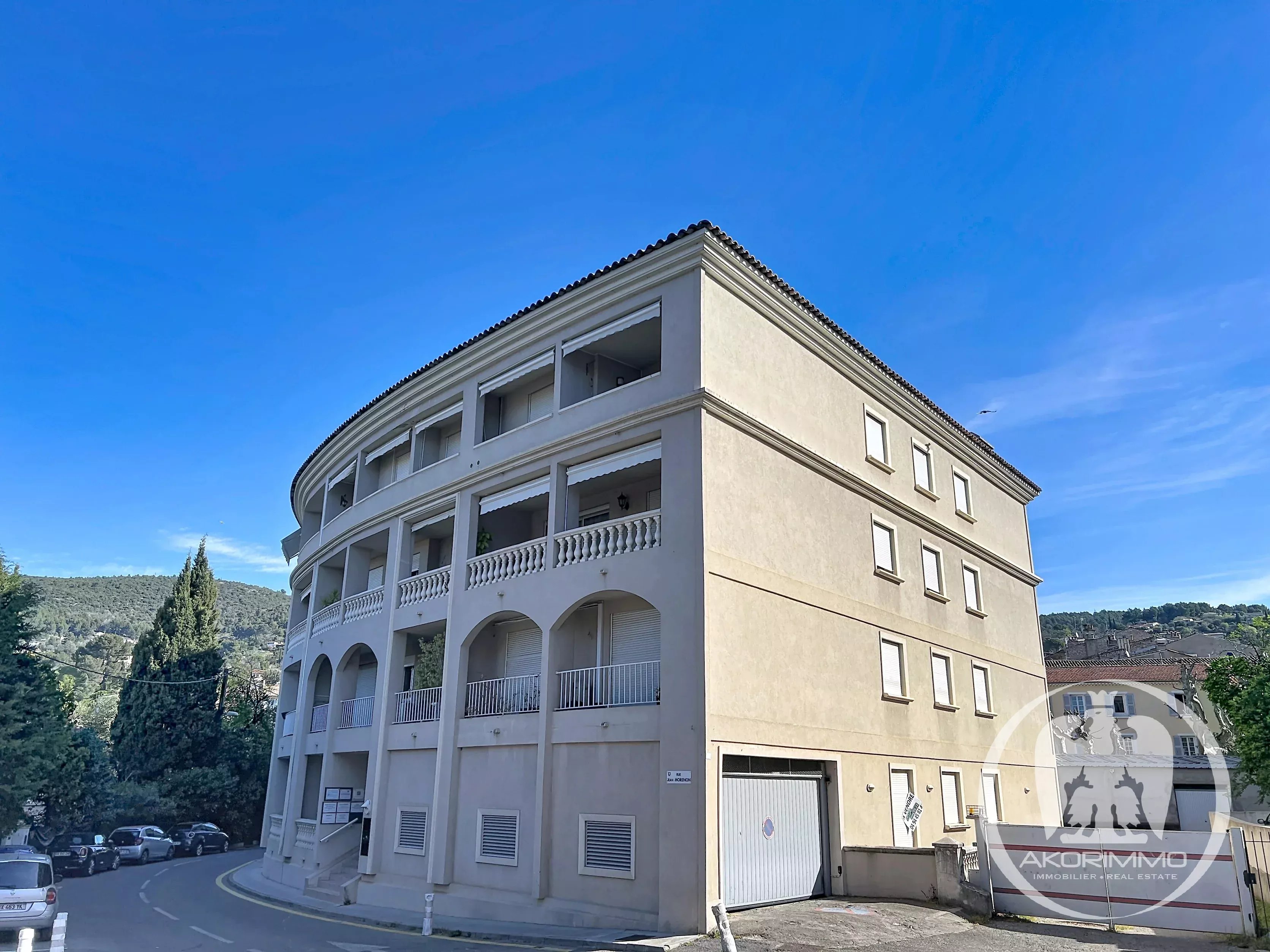 Prime Retail Space in Draguignan, 125 m², Modern Comforts