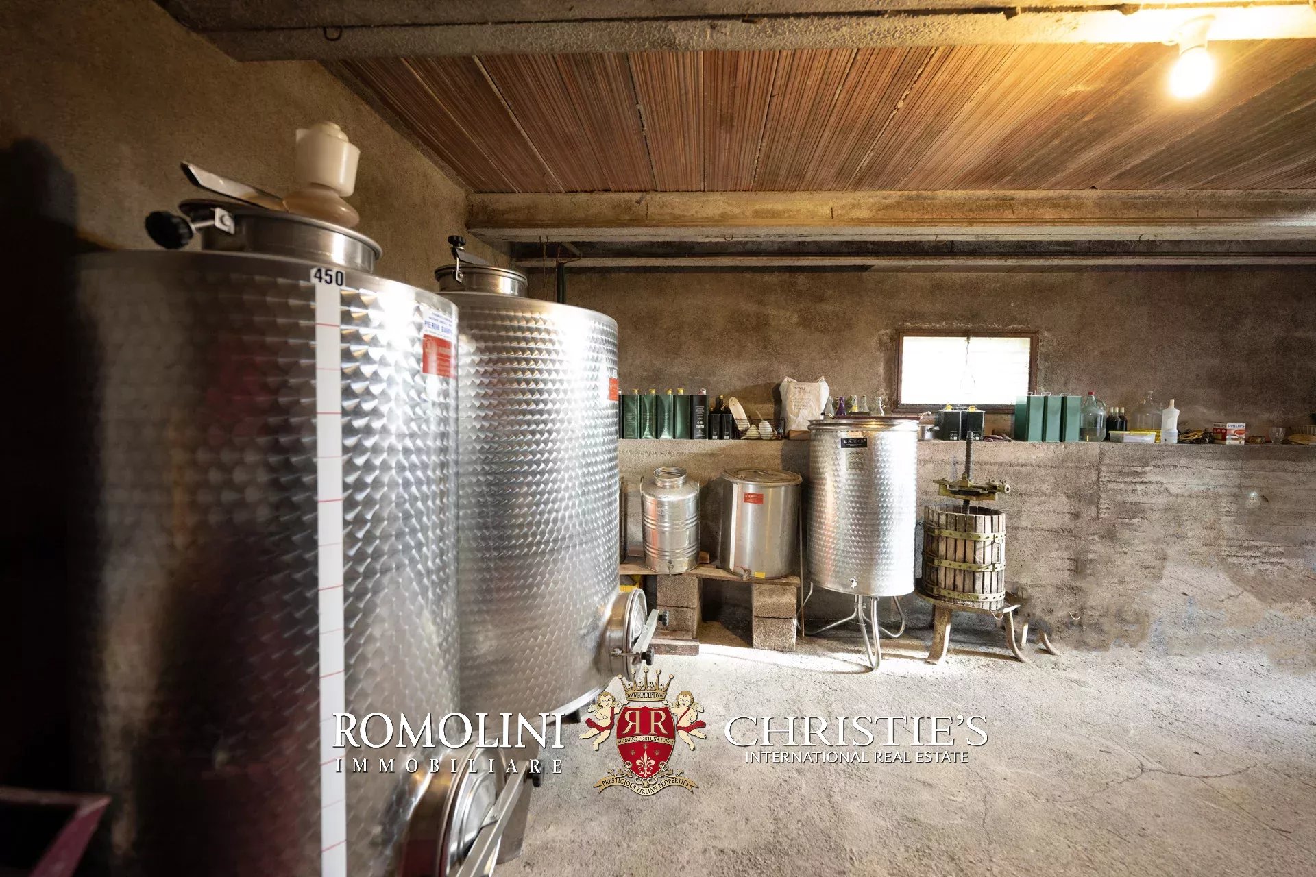 5 Bedroom Vineyard's Image 15