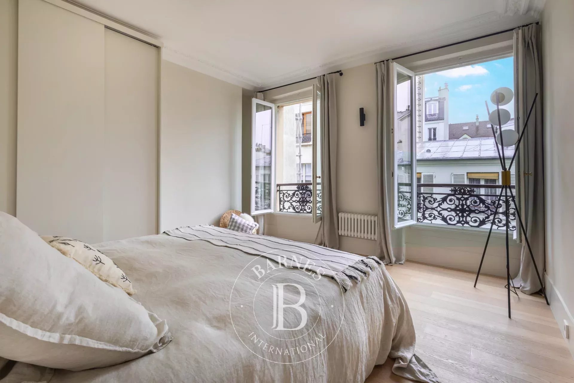 Daire Paris 3ème - picture 8