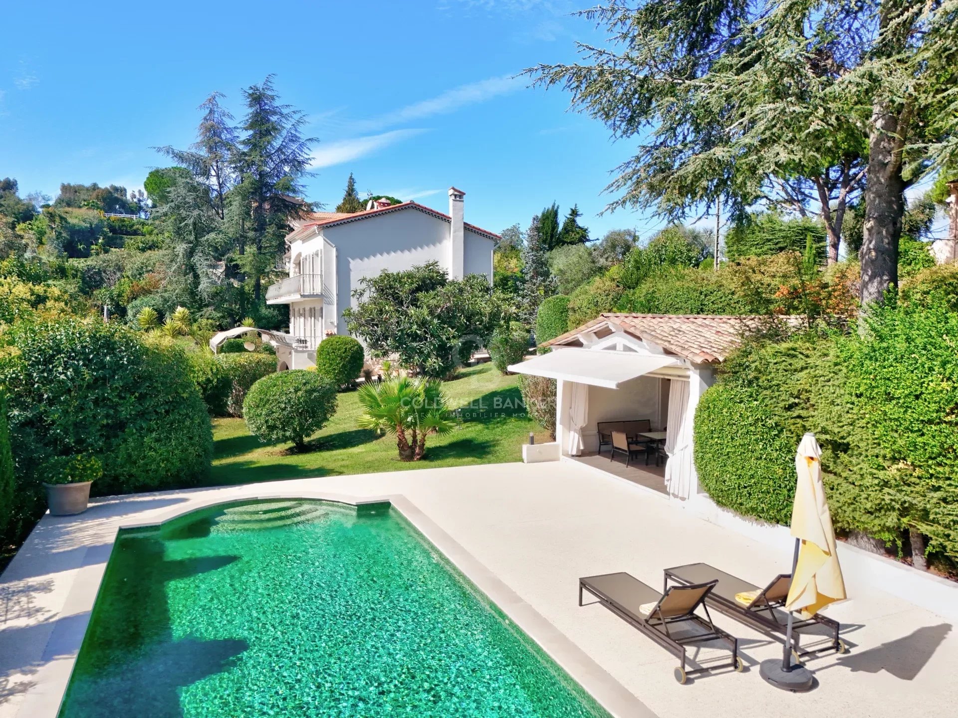 06250 MOUGINS VILLA