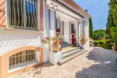 Cannes Croix des Gardes elegant character villa — photo 5 of 7