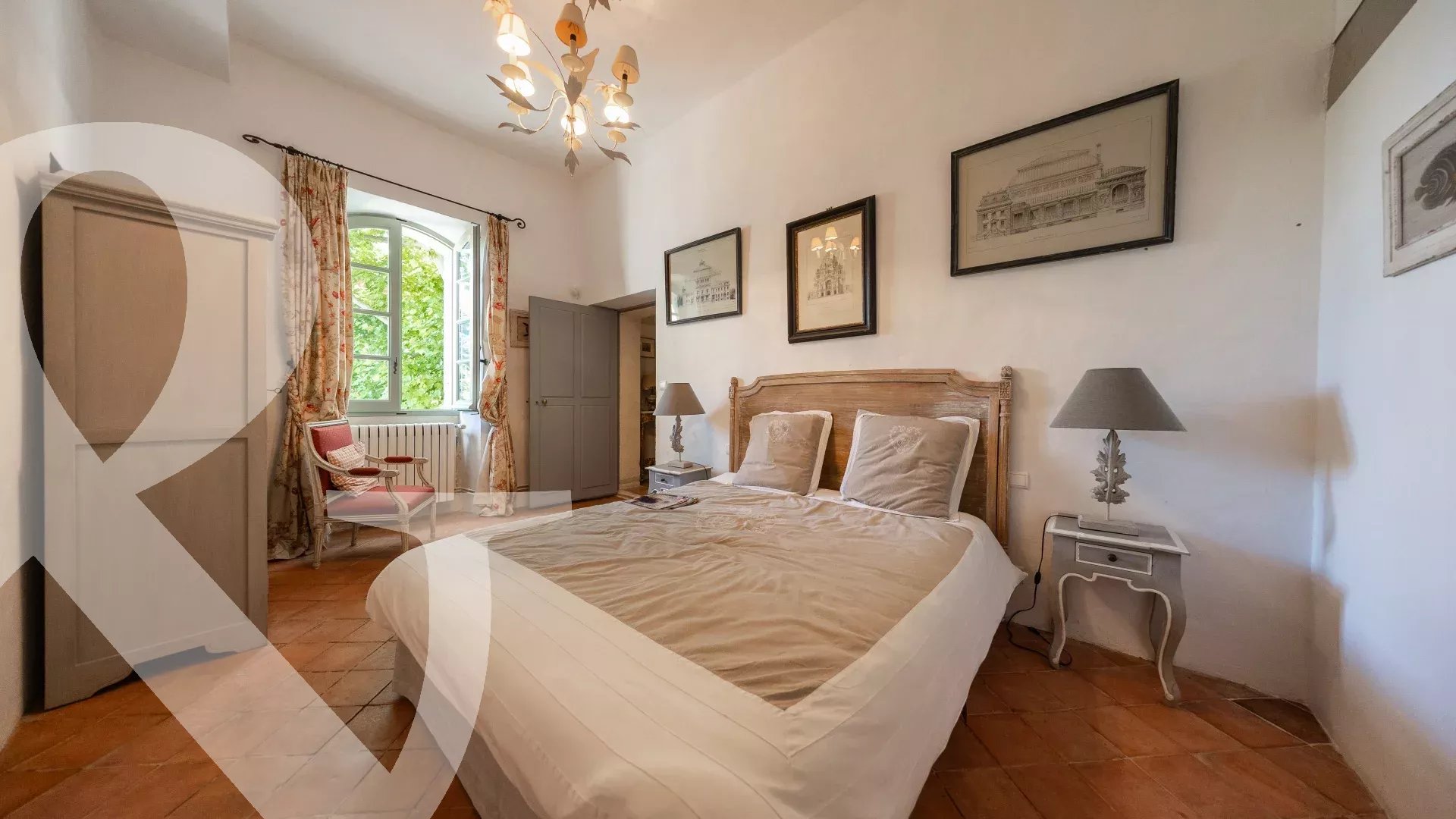 CHARME ET AUTHENTICITE