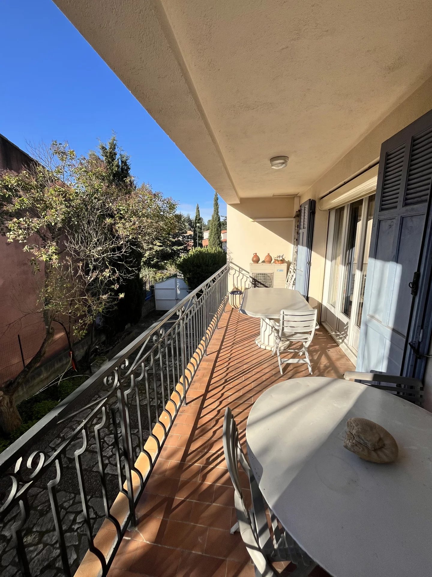 Maison de ville sur terrain de 892m2