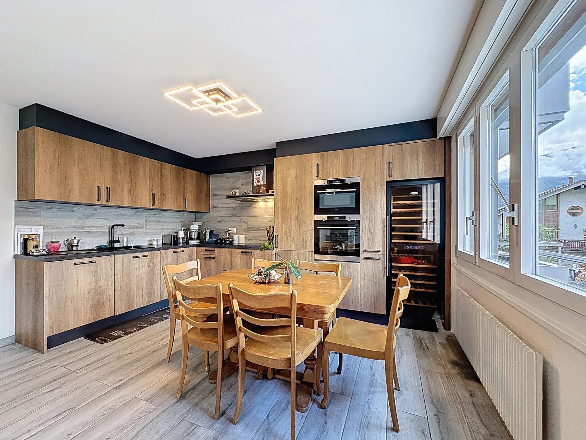 Spacieux 4.5 pièces entièrement rénové sans vis-à-vis