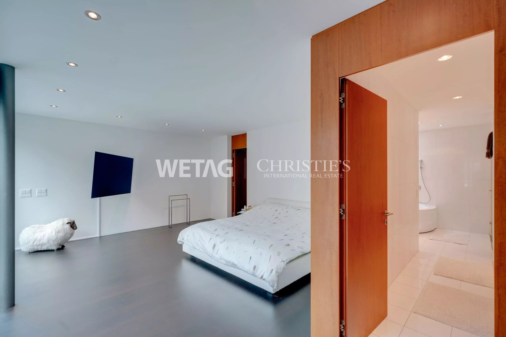 4 Bedroom Apartment/Flat's Image 4
