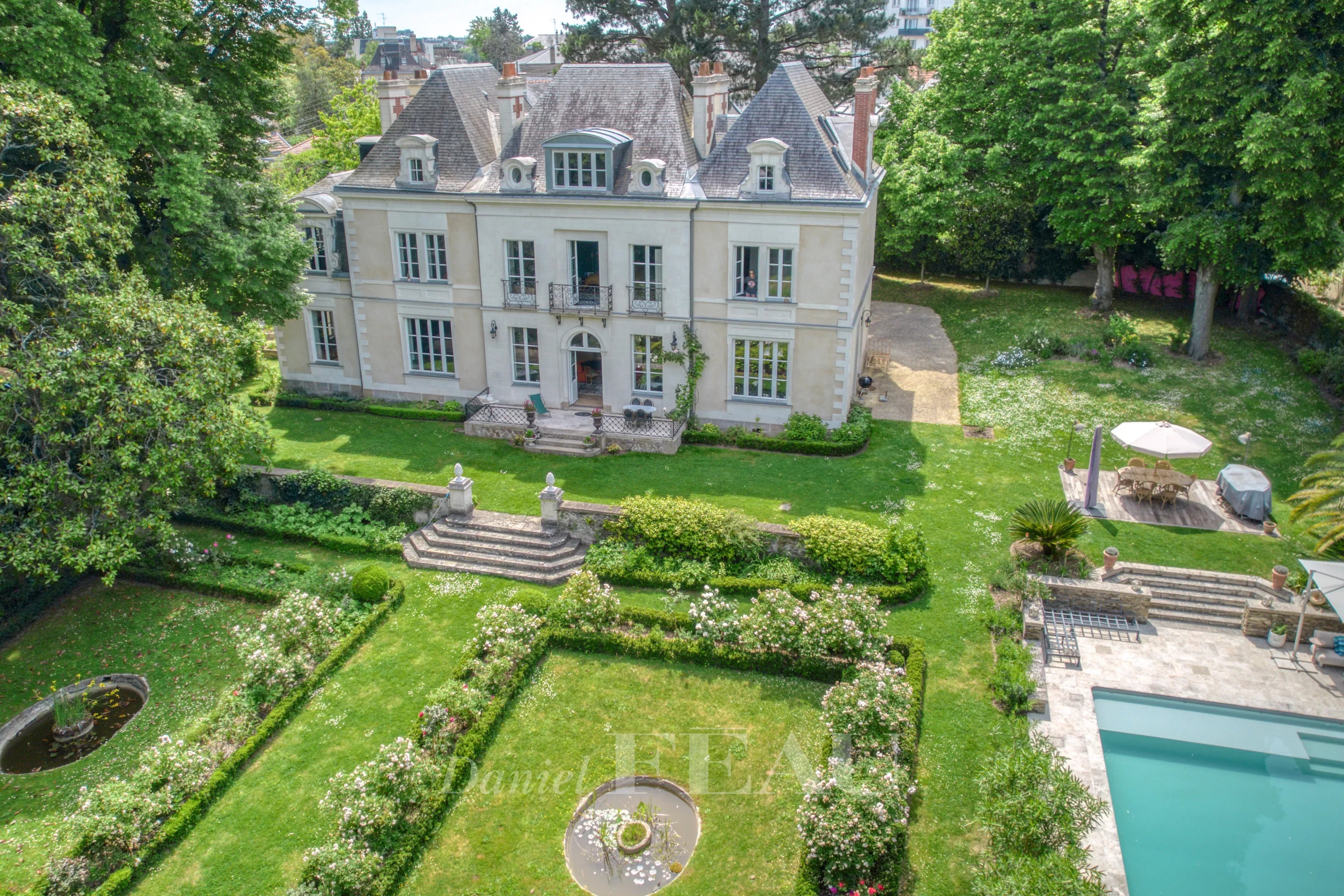 Sale Mansion Nantes