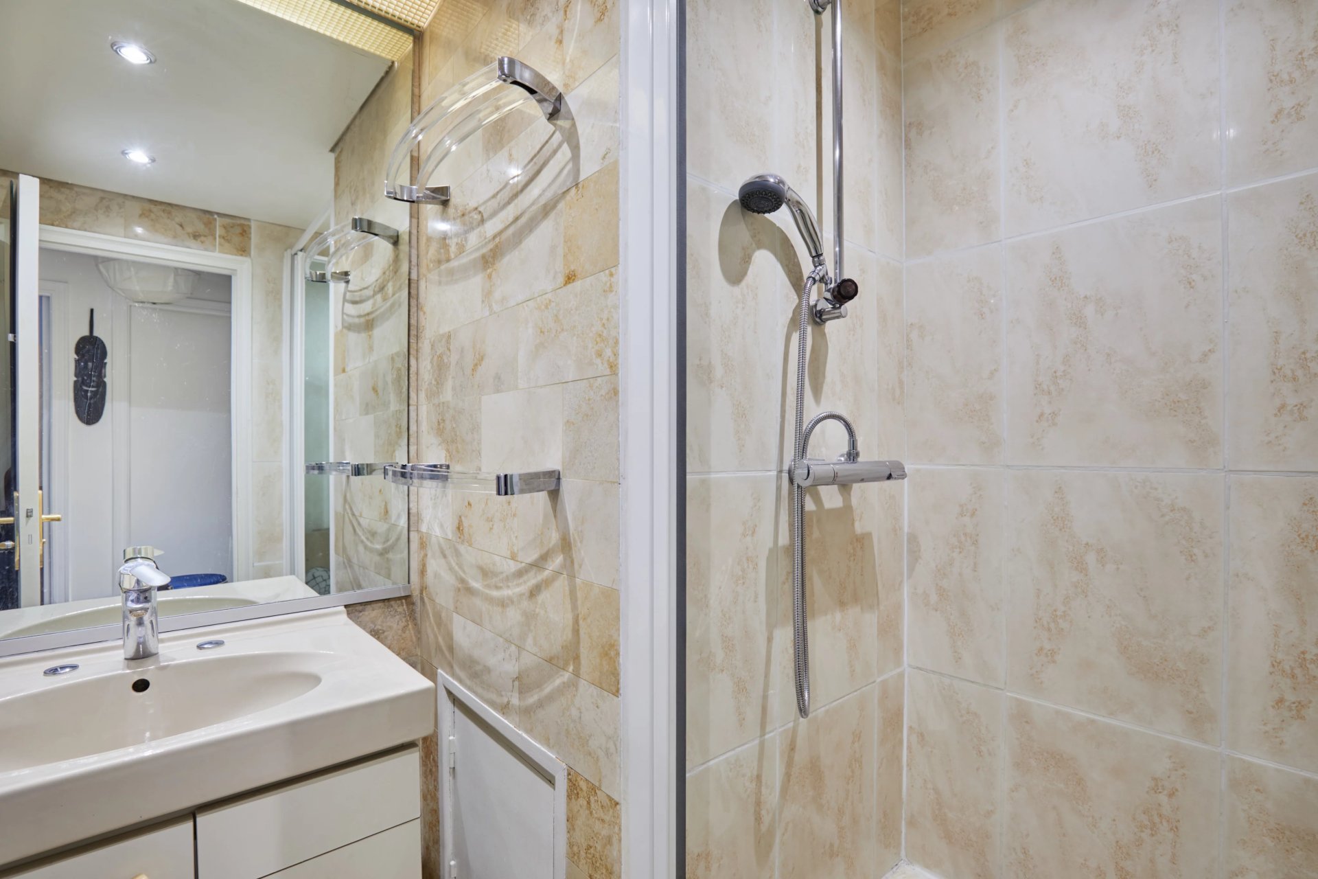 2 Bedroom Apartment/Flat's Image 8