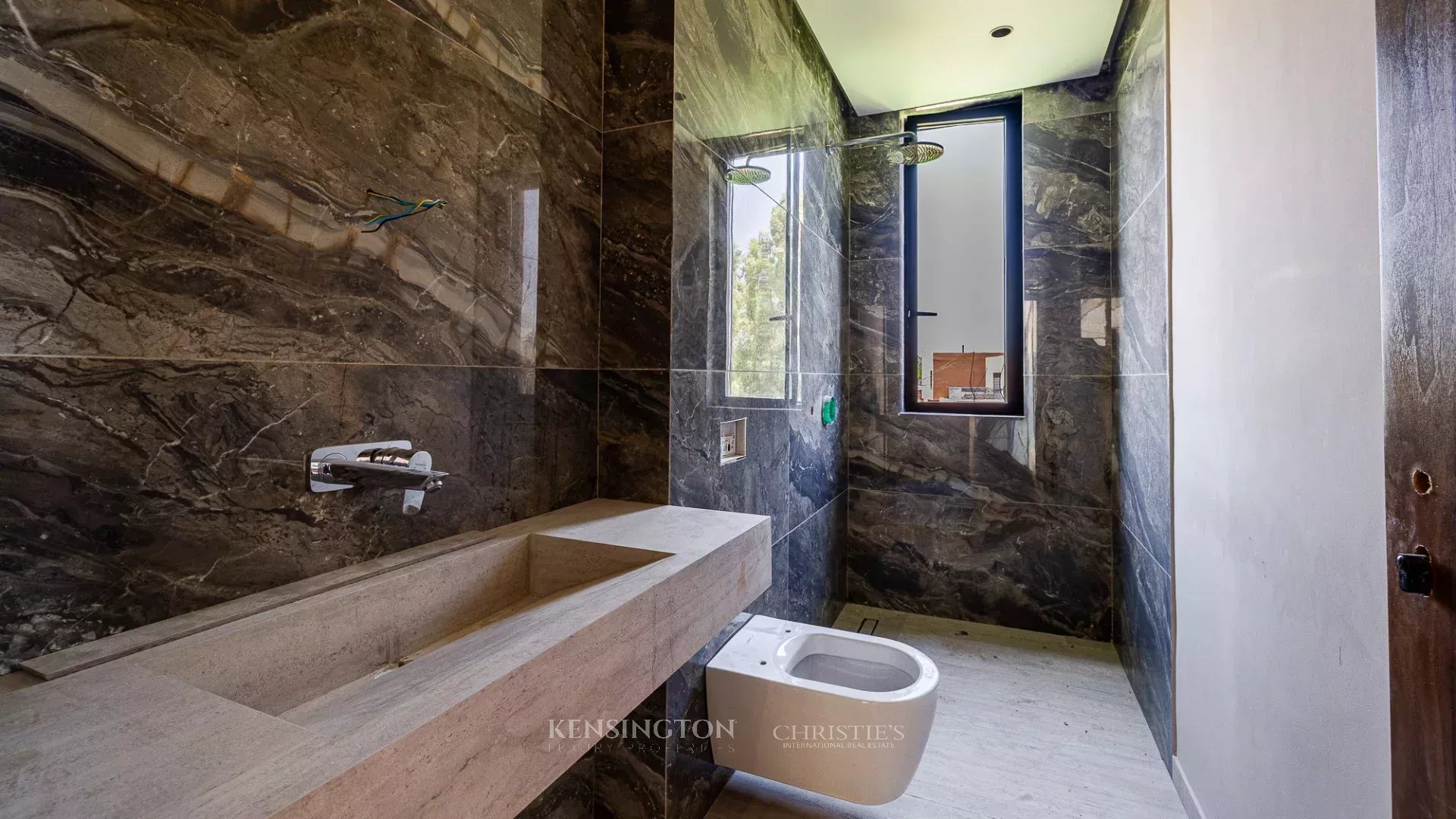6 Bedroom Villa/Townhouse's Image 17
