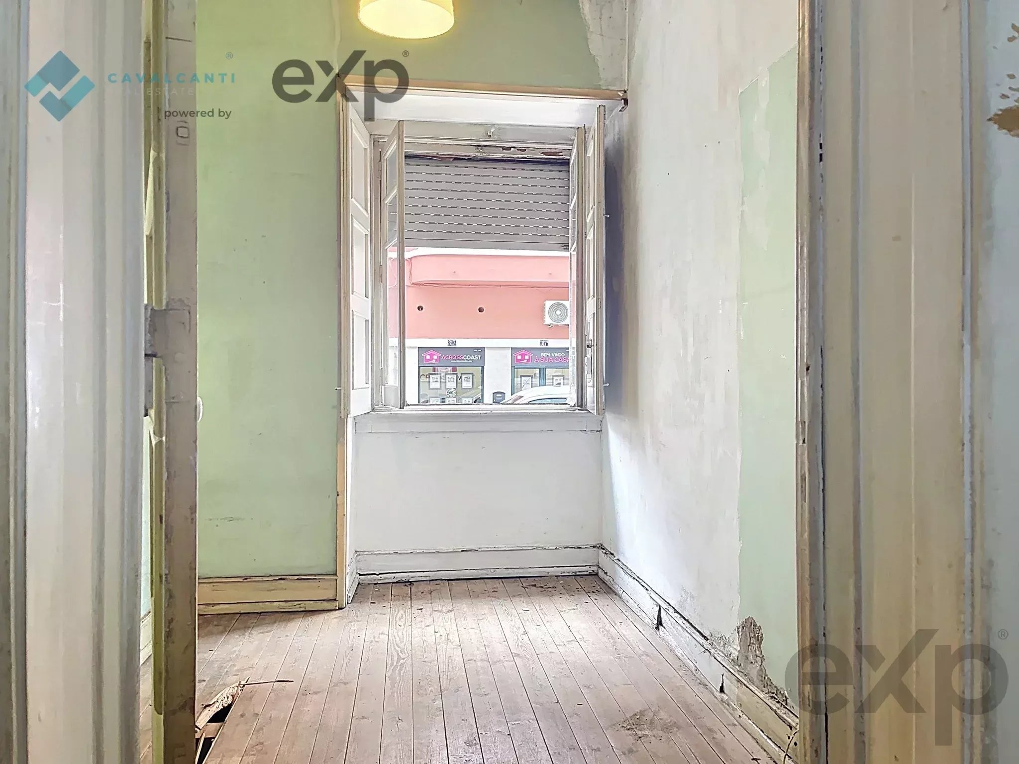 3-bedroom with charm and patio for renovation – Lisbon 86916807 image 4